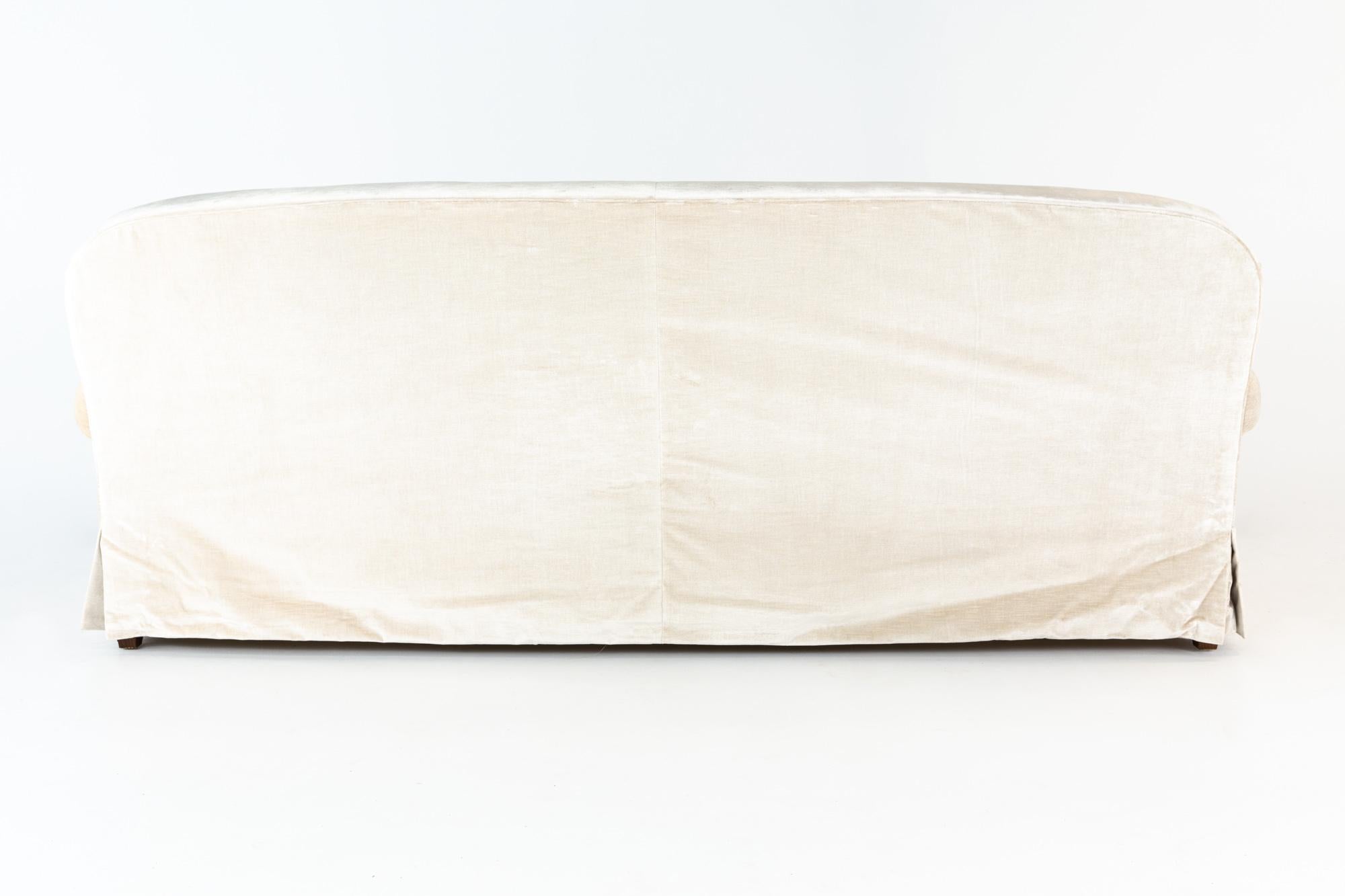 Divano contemporaneo Swaim color crema in mohair in vendita 3