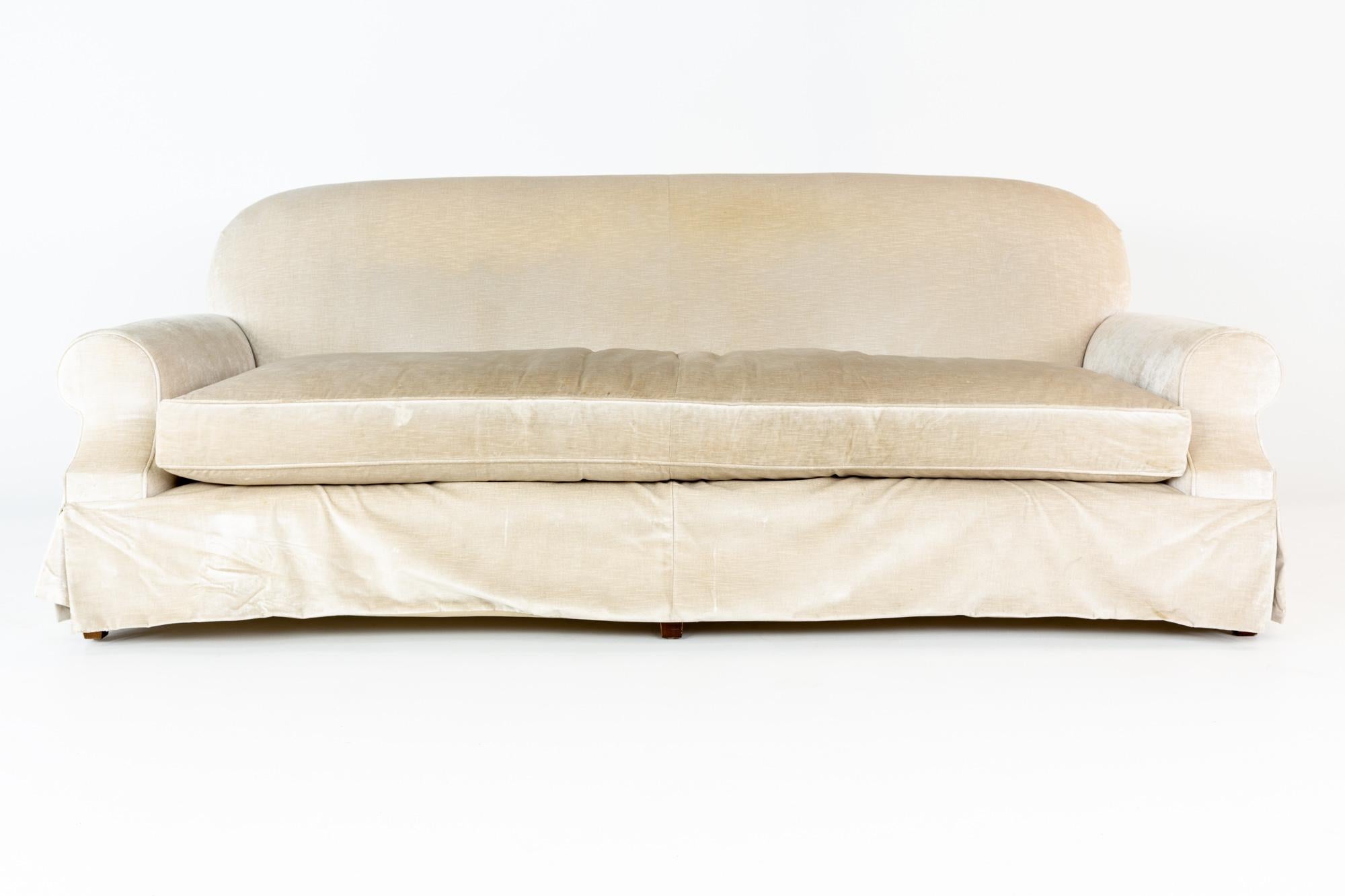Swaim contemporary cream colored sofa in Mohair

This sofa measures: 96 wide x 52 deep x 37 inches high, with a seat height of 21.5 and arm height of 24 inches

About Photos: We take our photos in a controlled lighting studio to show as much detail