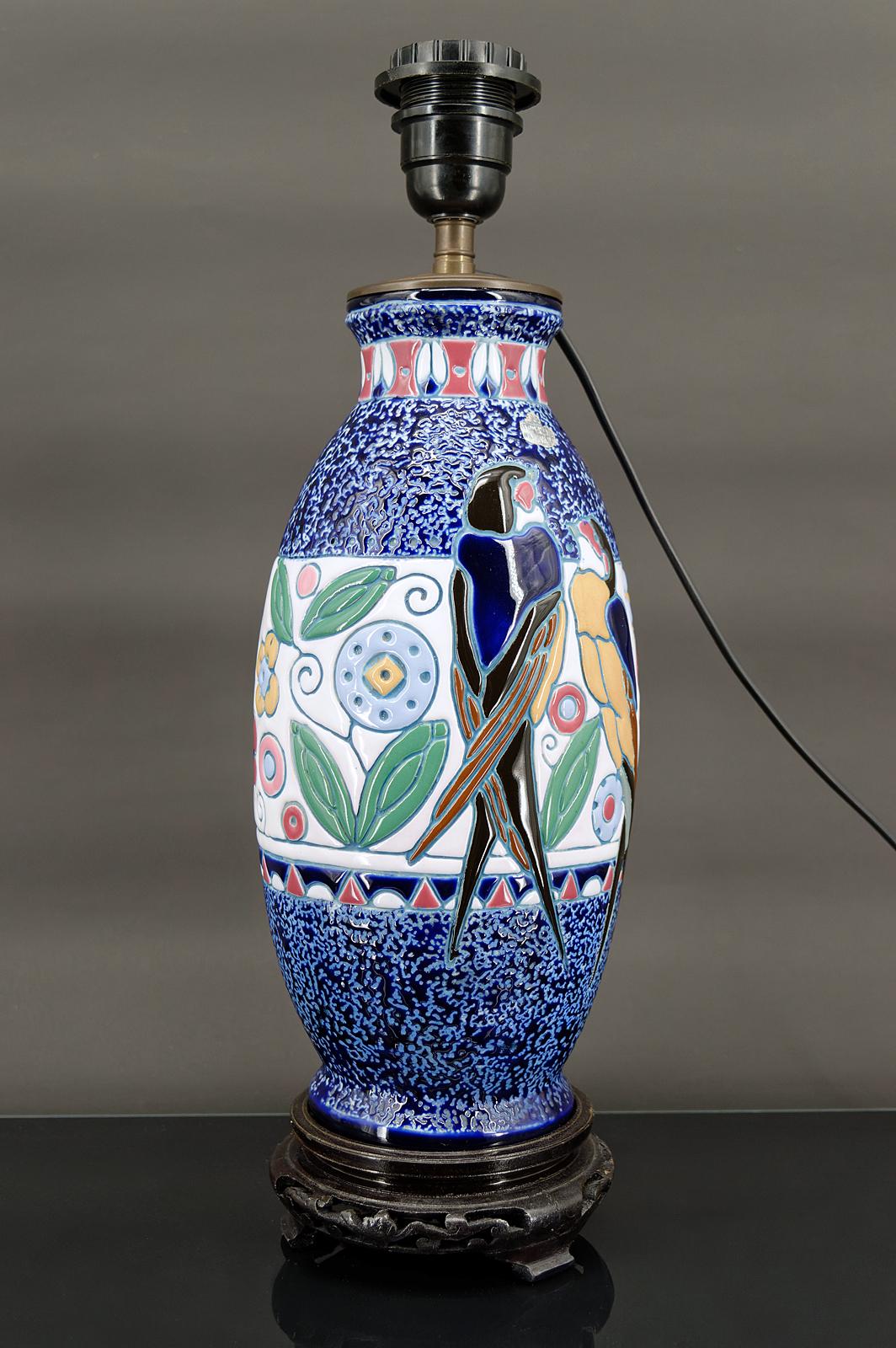 Art déco Lampe à hirondelle, Imperial Amphora, Czechoslovakia, Art Deco, Circa 1920 en vente