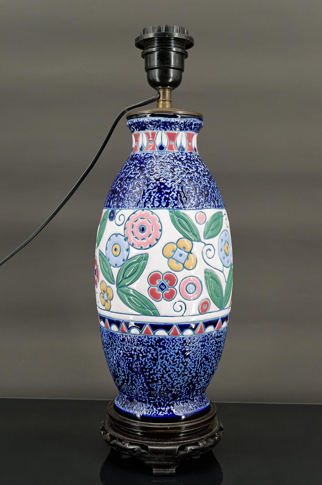 Tchèque Lampe à hirondelle, Imperial Amphora, Czechoslovakia, Art Deco, Circa 1920 en vente