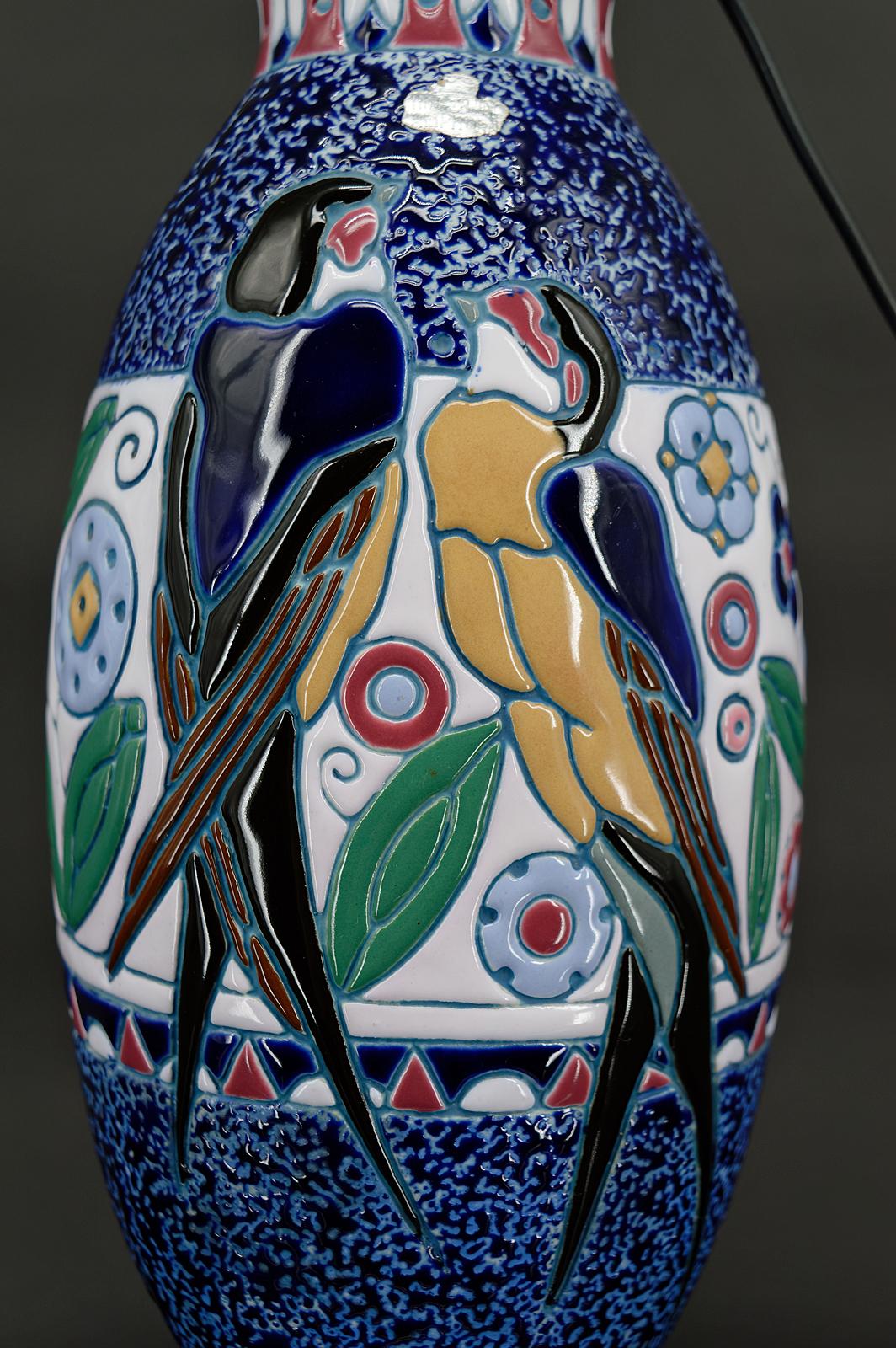 Bois Lampe à hirondelle, Imperial Amphora, Czechoslovakia, Art Deco, Circa 1920 en vente