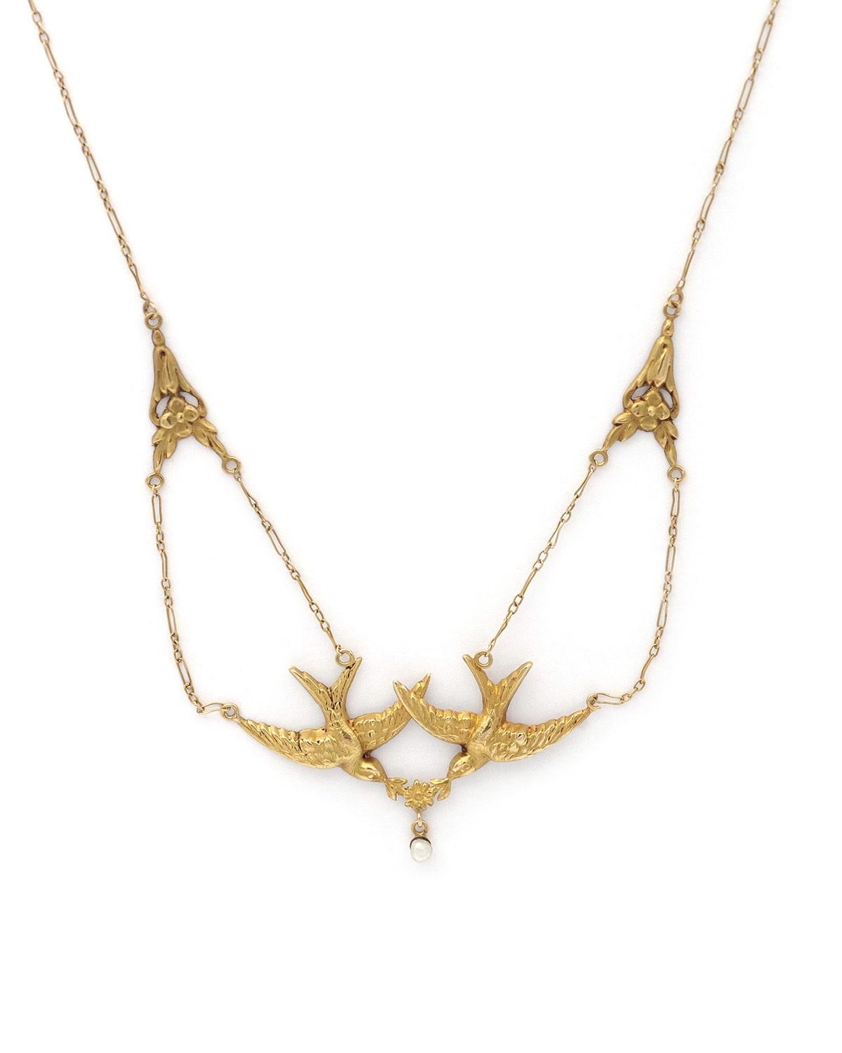 Golondrinas Art Nouveau collar francés de oro de 18 quilates, perlas naturales pájaros drapeados Sin cortar en venta
