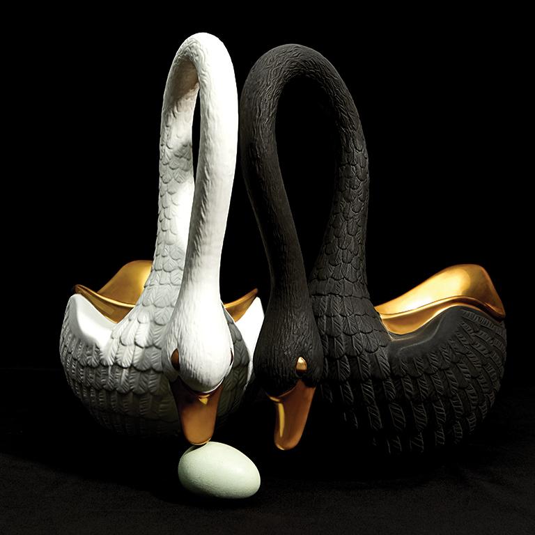 Gold Swan Bowl - Medium For Sale