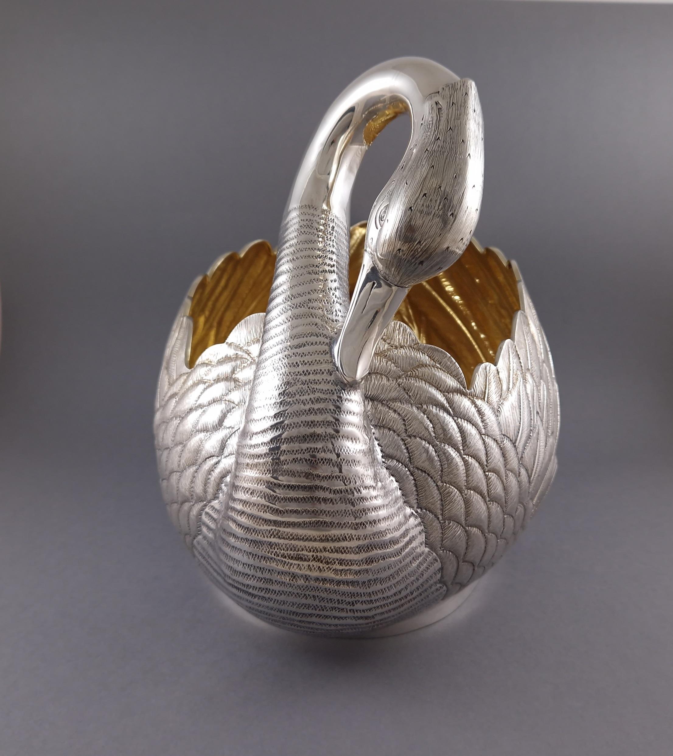 Swan Centerpiece In Sterling Silver And Gilt In Excellent Condition For Sale In Saint-Ouen, FR