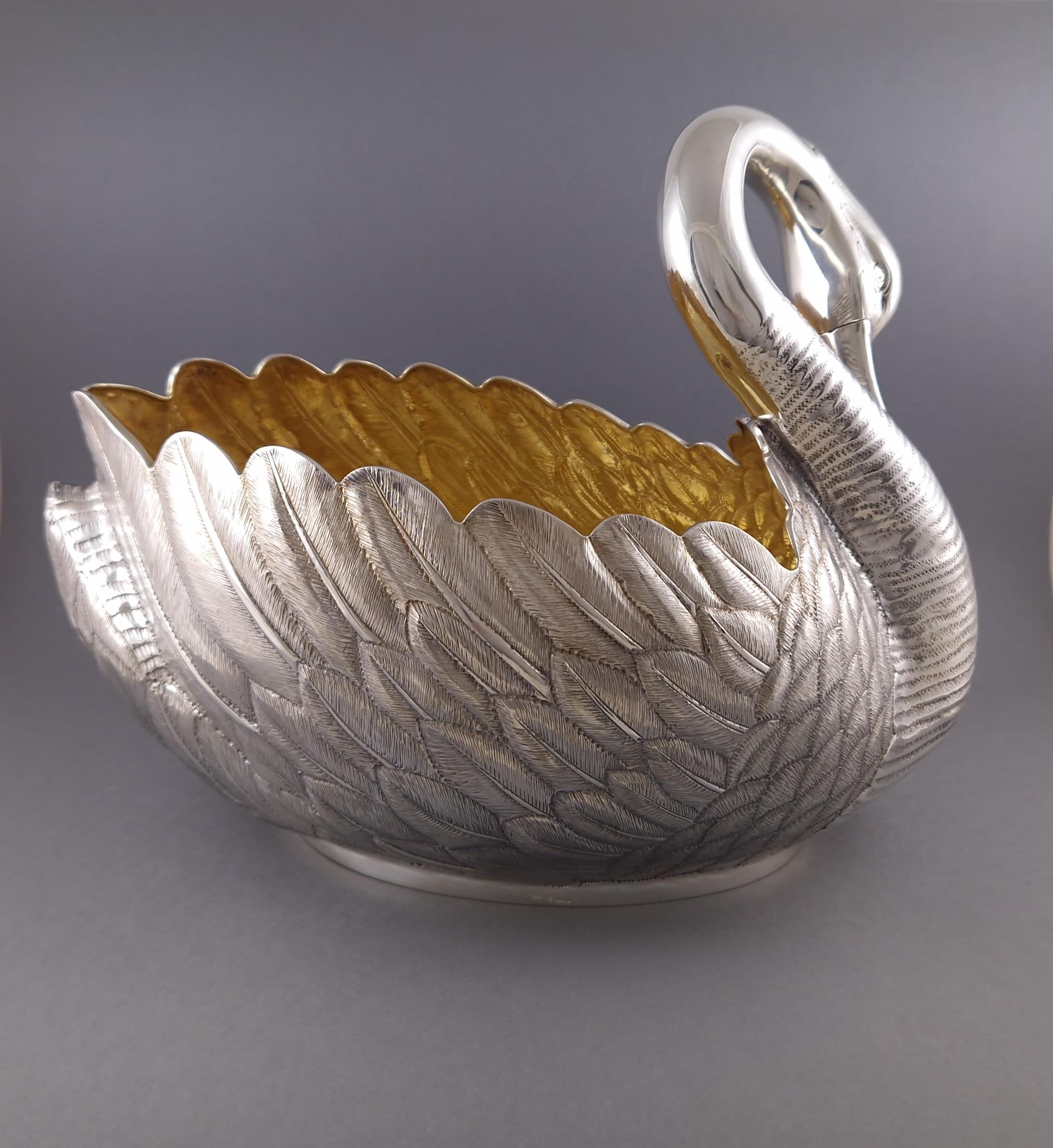 Swan Centerpiece In Sterling Silver And Gilt For Sale 1