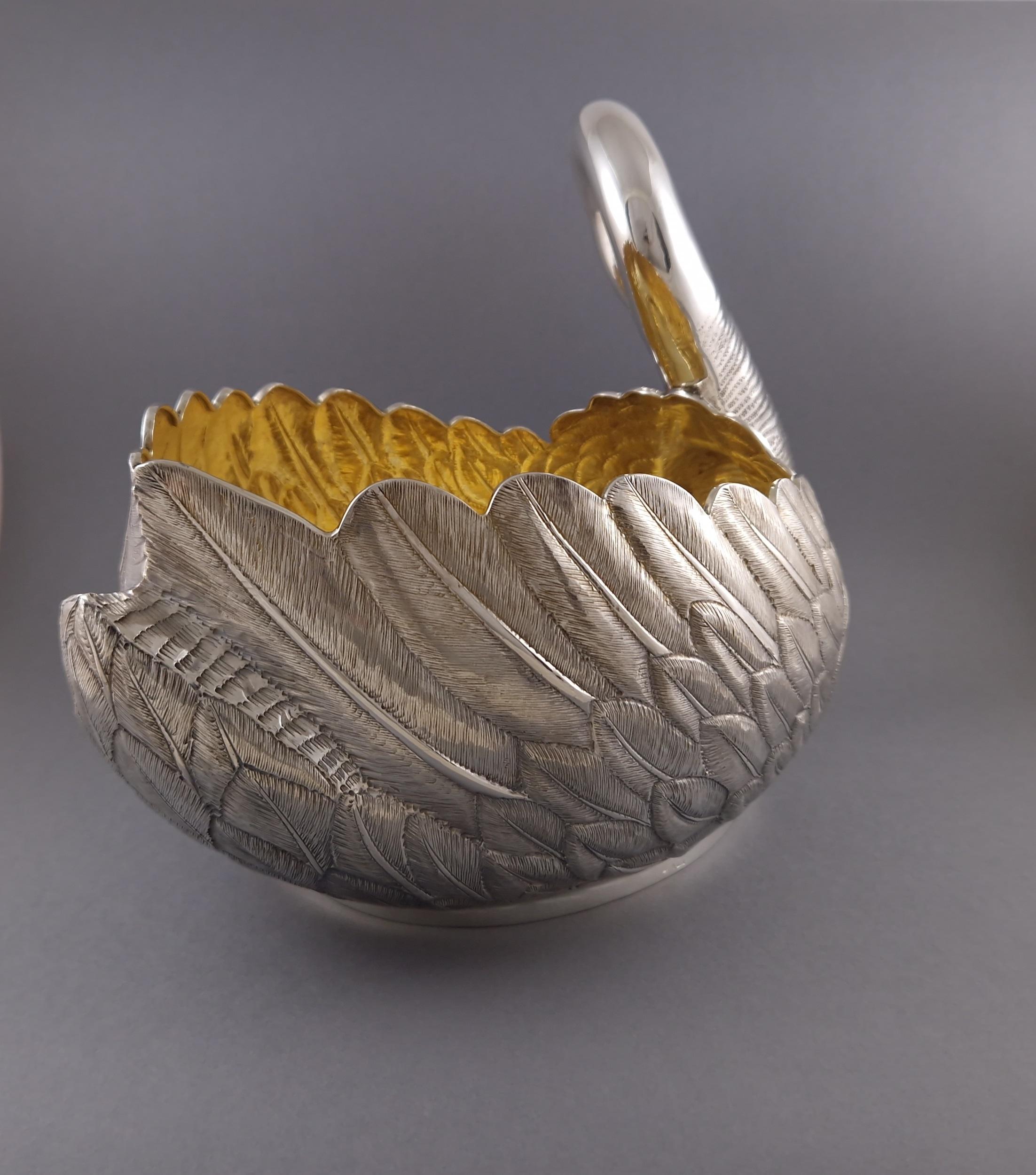 Swan Centerpiece In Sterling Silver And Gilt For Sale 2