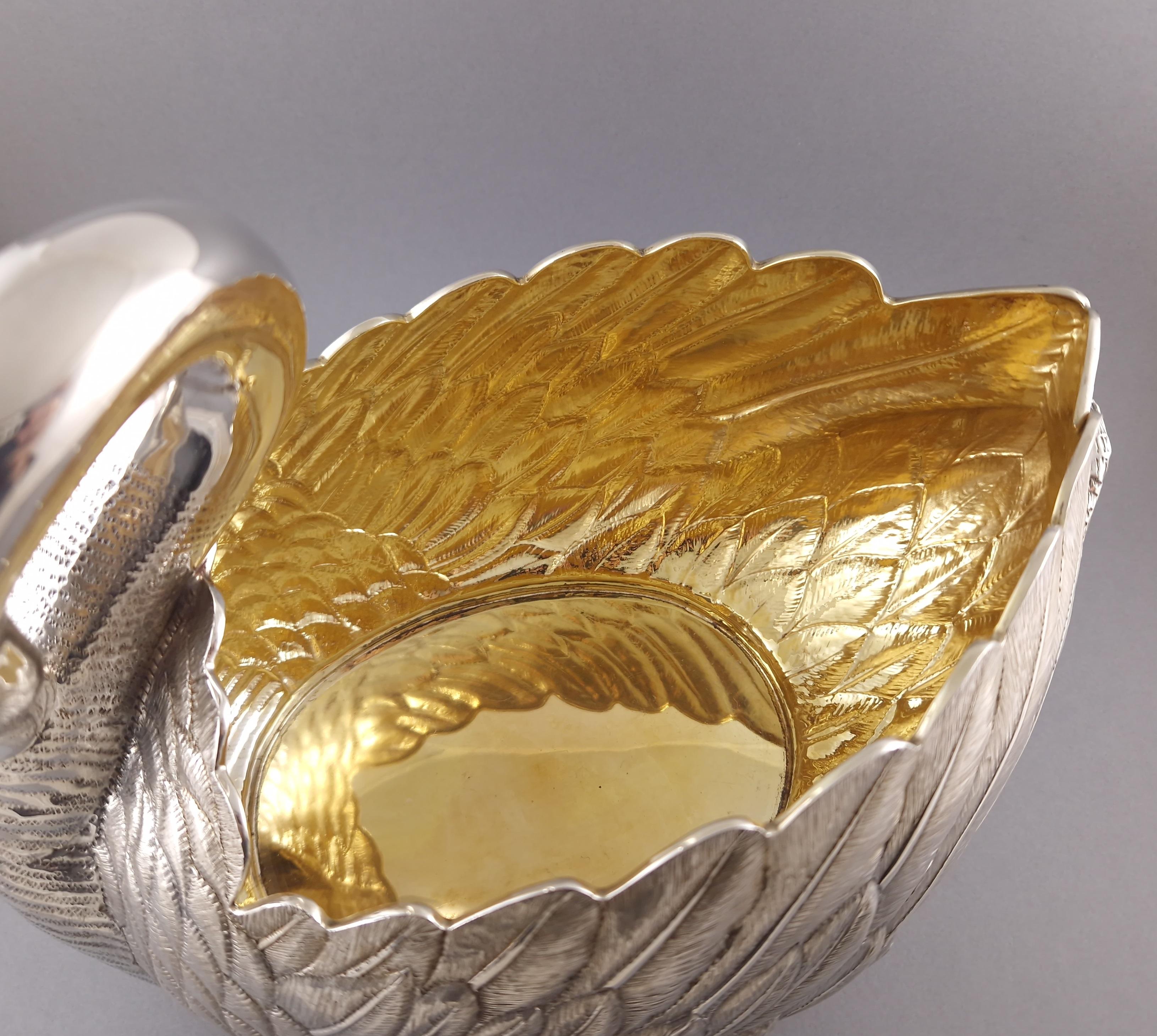 Swan Centerpiece In Sterling Silver And Gilt For Sale 3
