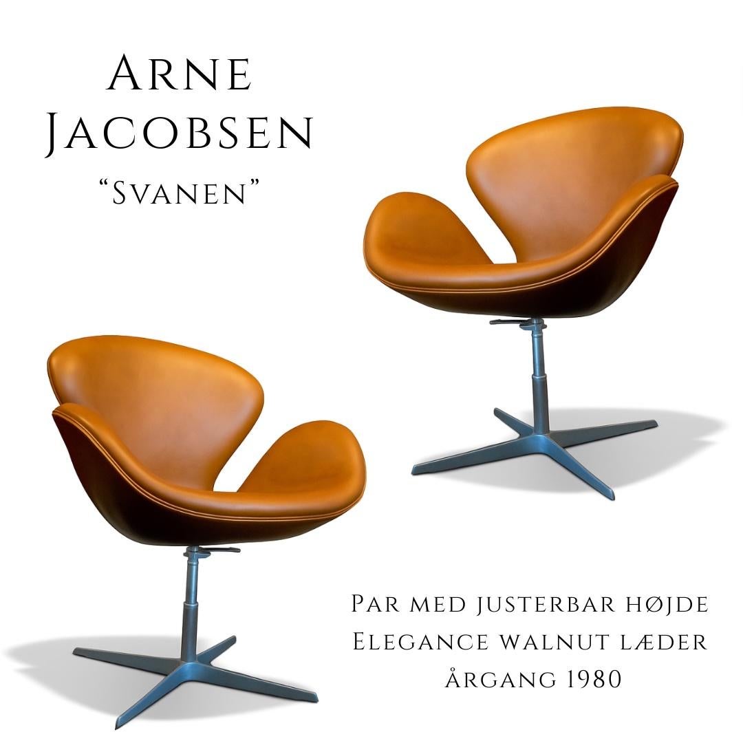 20th Century Swan chair adjustable , Model 3320 Walnut elegance anilin leather, Arne Jacobsen For Sale