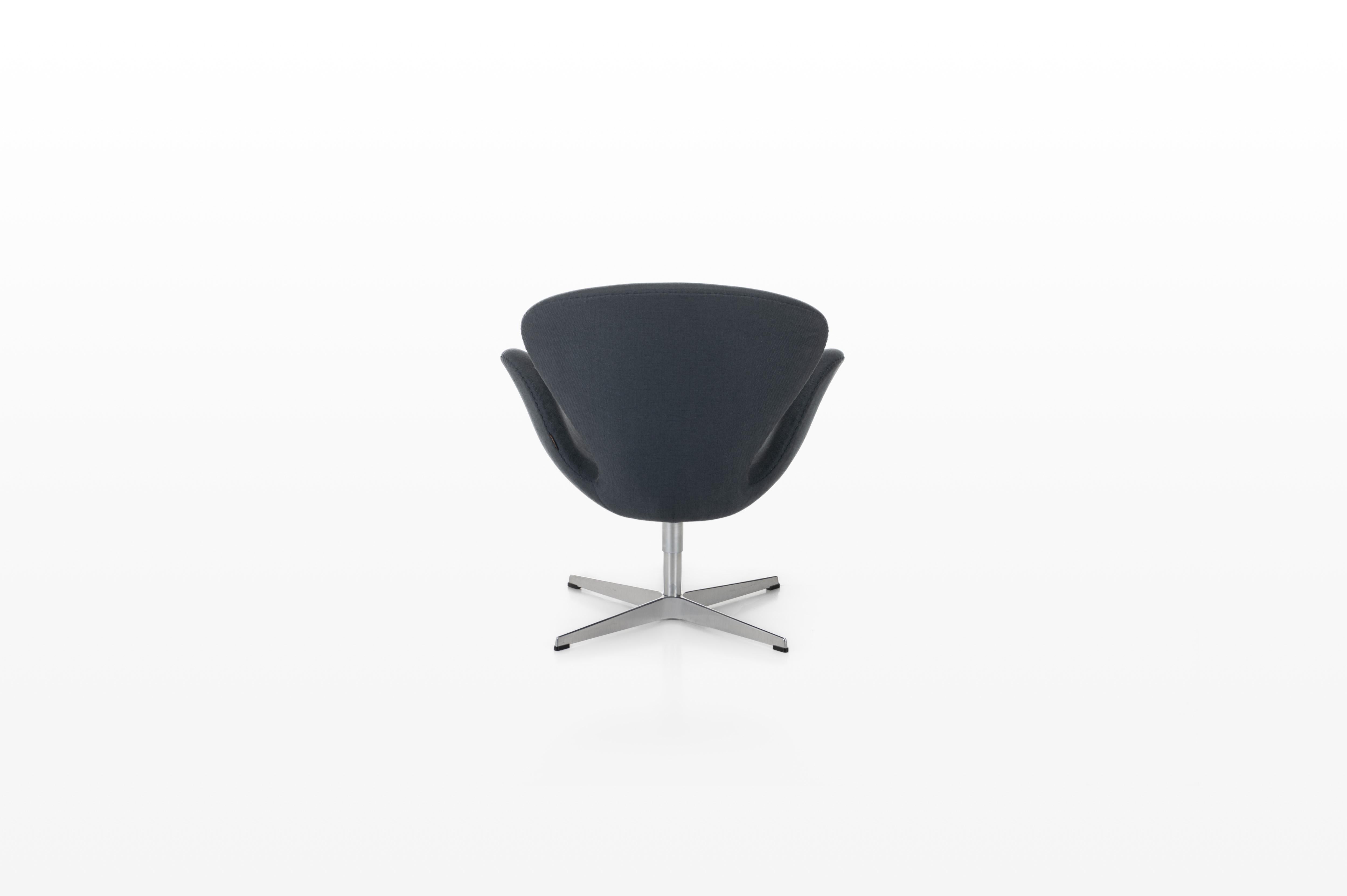 Modern Swan Chair by Arne Jacobsen for Fritz Hansen, Denmark, 1958