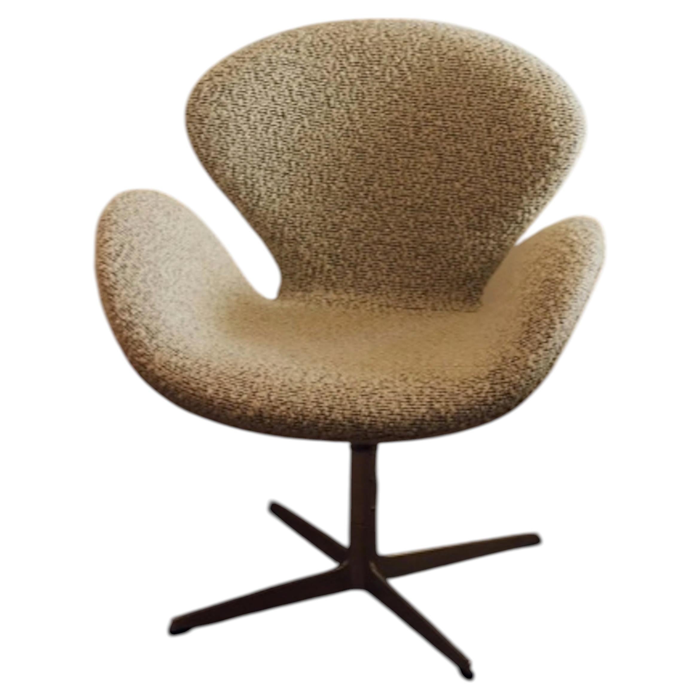 Swan Chair by Arne Jacobsen for Fritz Hansen