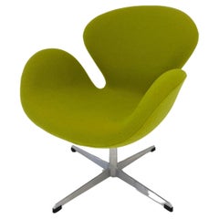 Vintage Swan Chair by Arne Jacobsen for Fritz Hansen