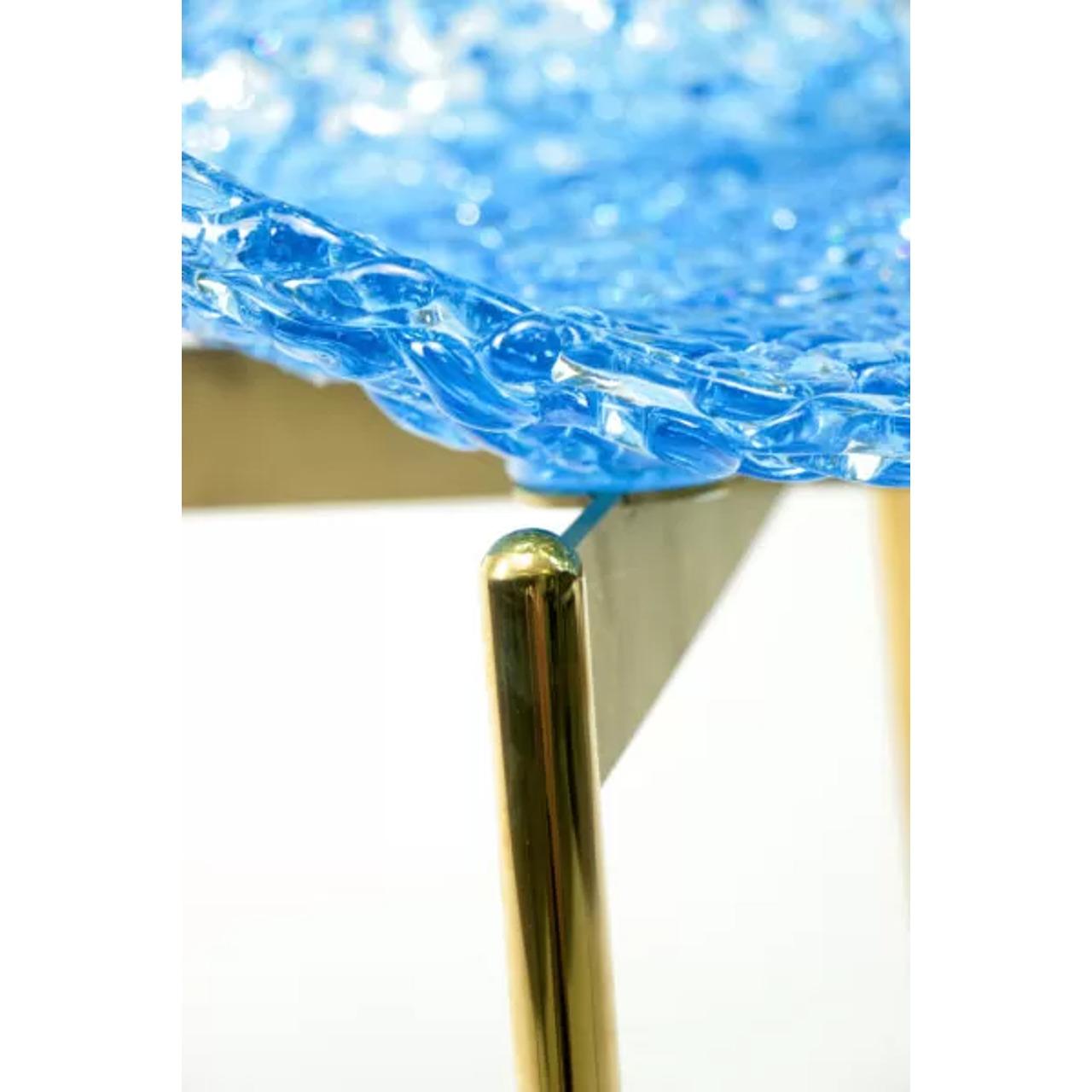 Ottone Sedia Swan - Trasparente - Design iconico con giochi di luce accattivanti in vendita