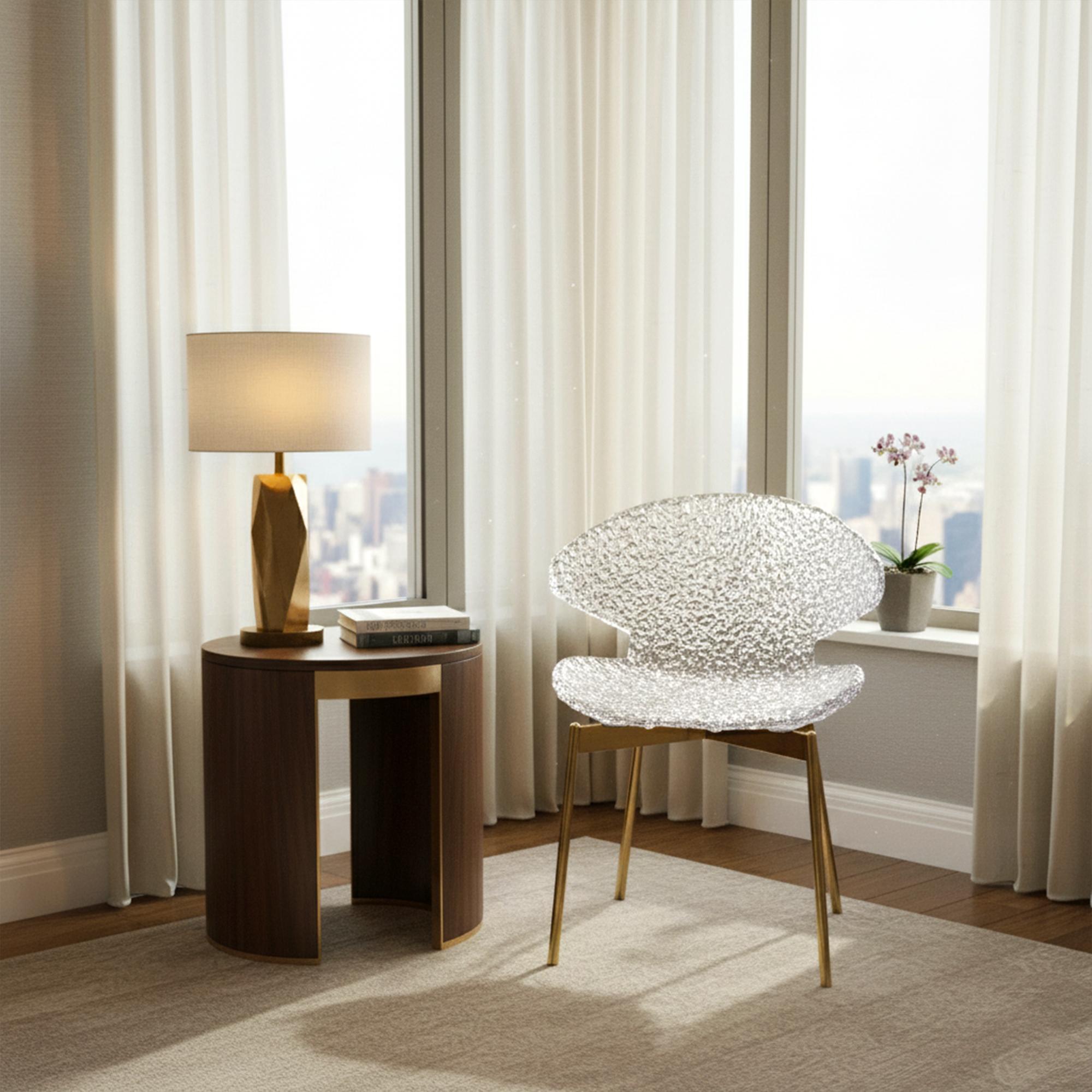 Swan Chair - Klar - Ikonisches Design mit fesselndem Lichtspiel (Messing) im Angebot