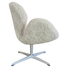 Swan Chair in Moonlight Shearling by Arne Jacobsen 1958