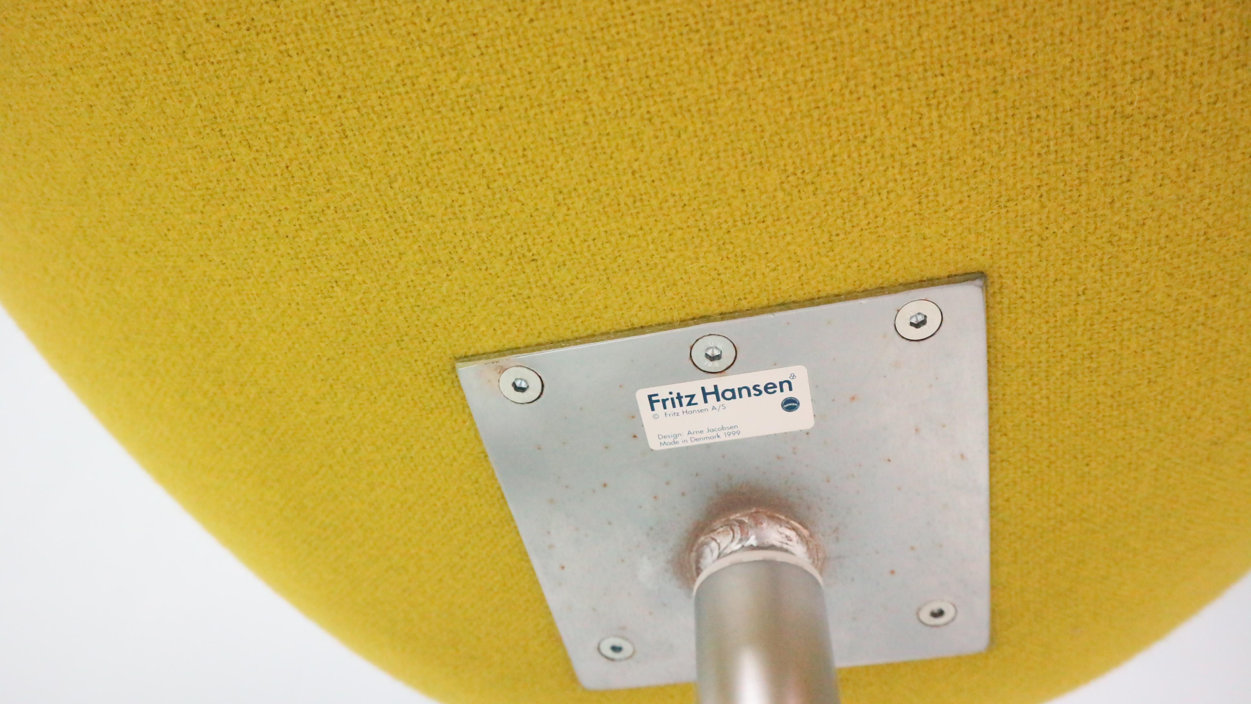 Chaise Swan jaune conçue par Arne Jacobsen et Fritz Hansen en vente 5