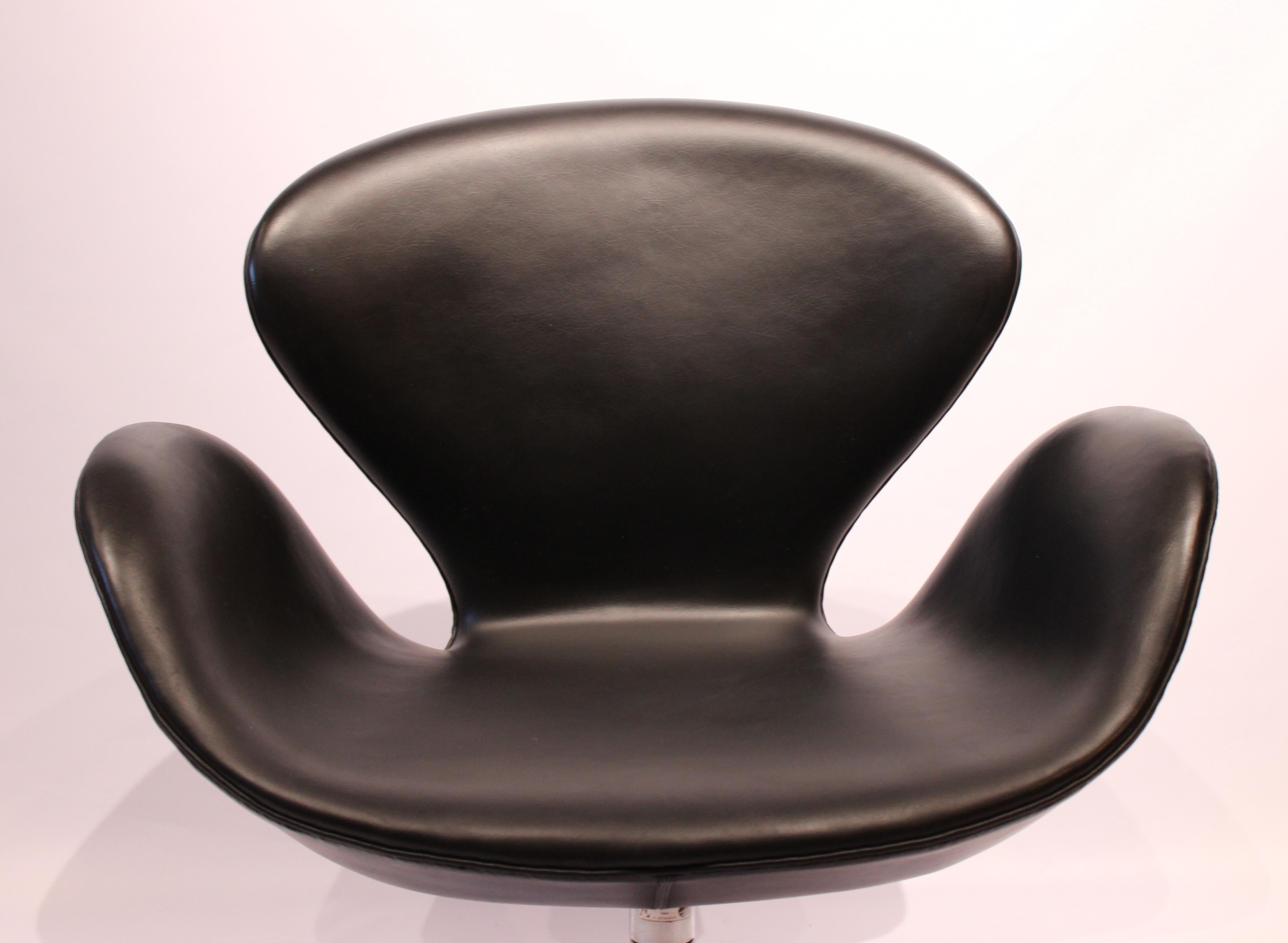 Swan Chair, Modell 3320, von Arne Jacobsen und von Fritz Hansen, 1950er Jahre (Dänisch) im Angebot