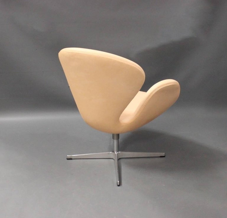 Danish Swan Chair, Model 3320, by Arne Jacobsen and Fritz Hansen, 2013 For Sale