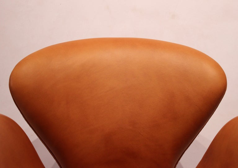 Swan Chair Model 3320 by Arne Jacobsen in 1958 and Fritz Hansen, 2003 1