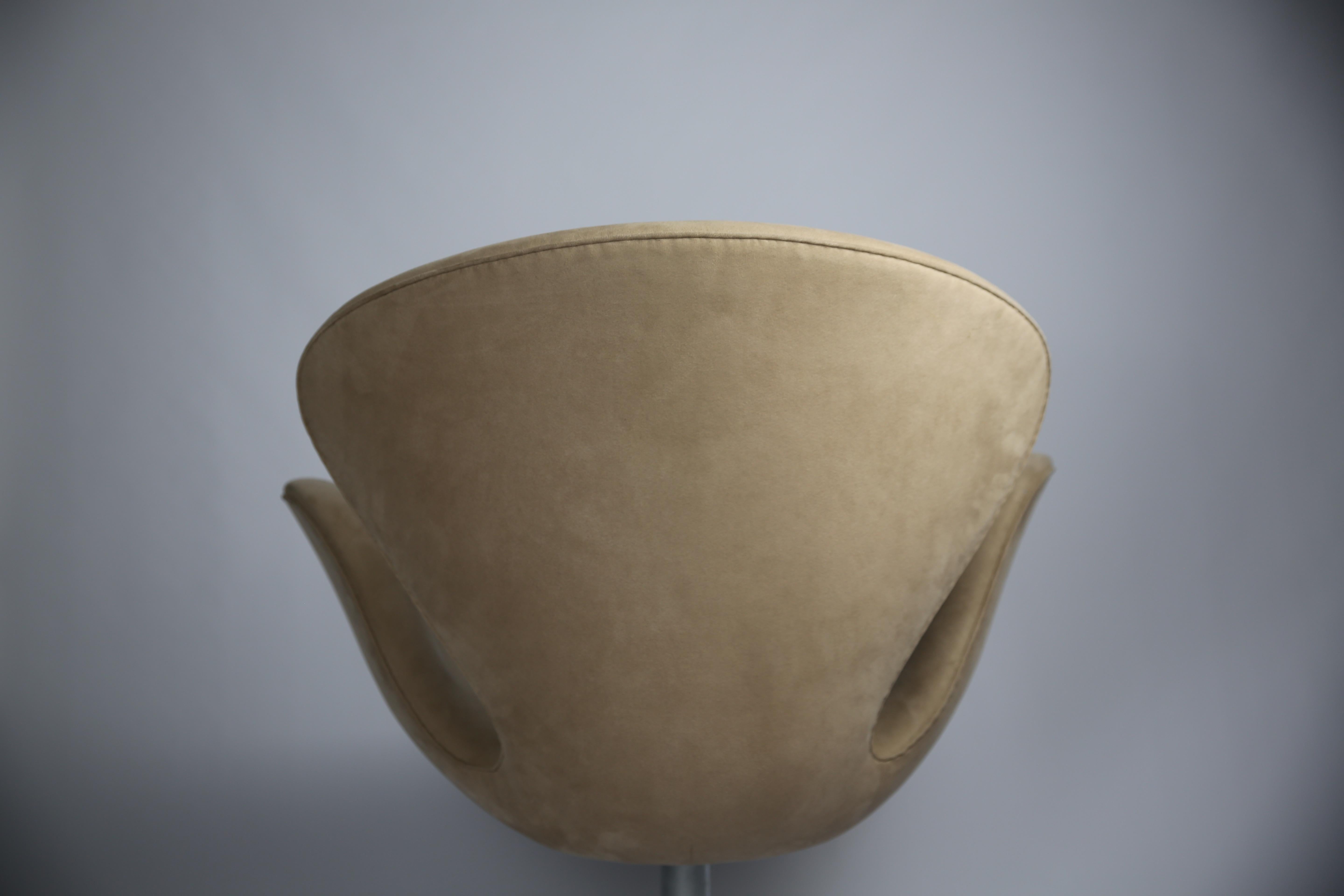 Fatto a mano Sedia Swan, modello 3320, Arne Jacobsen in vendita