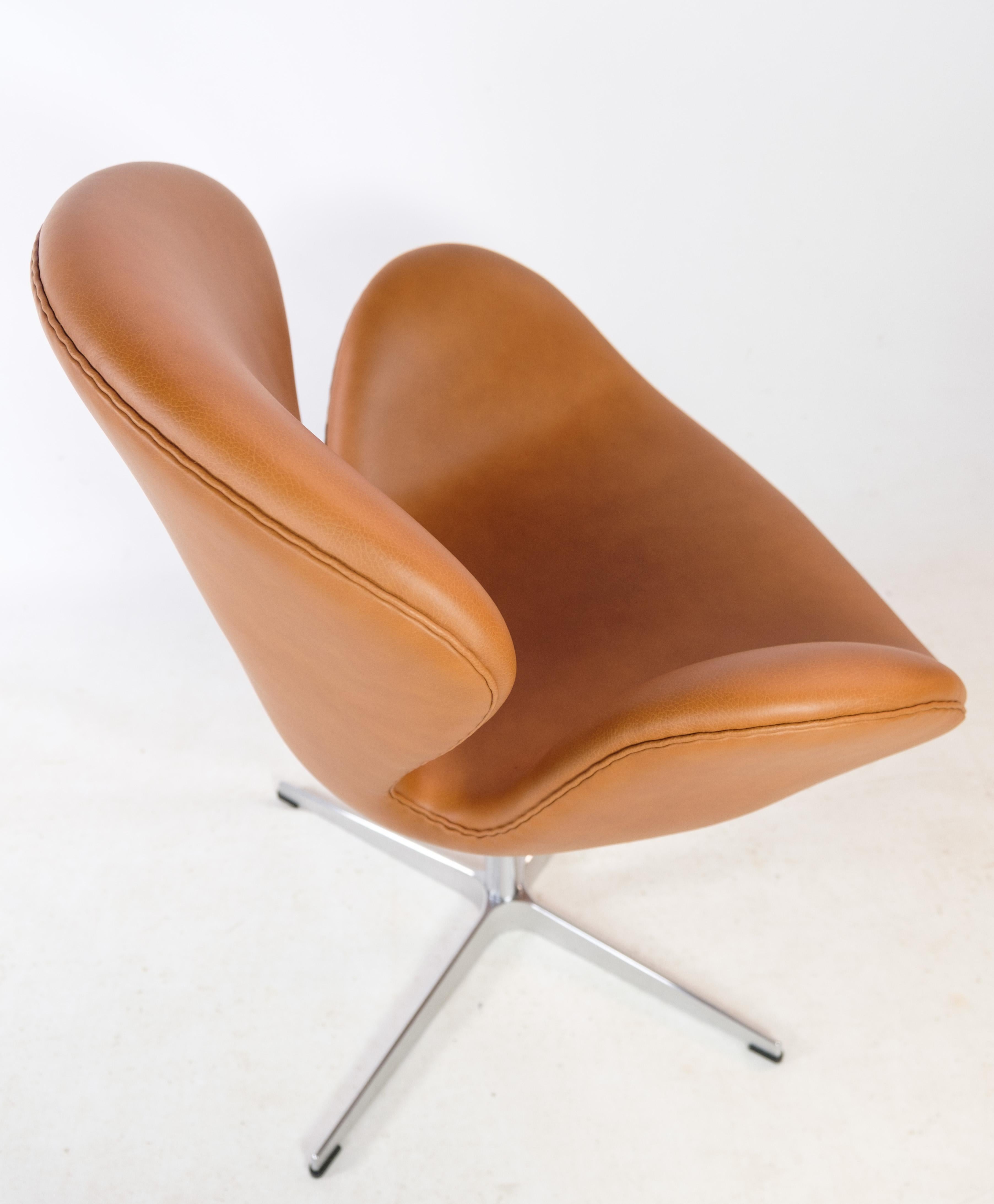 Contemporary Swan chair Model 3320 High Model by Arne Jacobsen & Fritz Hansen, 2015 For Sale