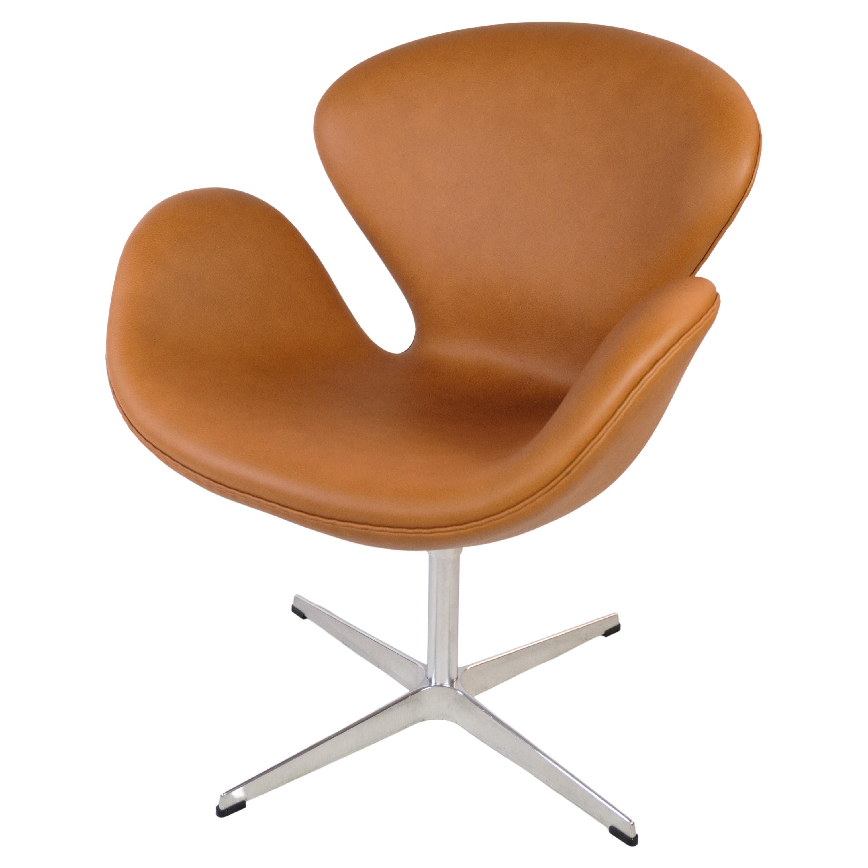 Swan chair Model 3320 High Model by Arne Jacobsen & Fritz Hansen, 2015 For Sale