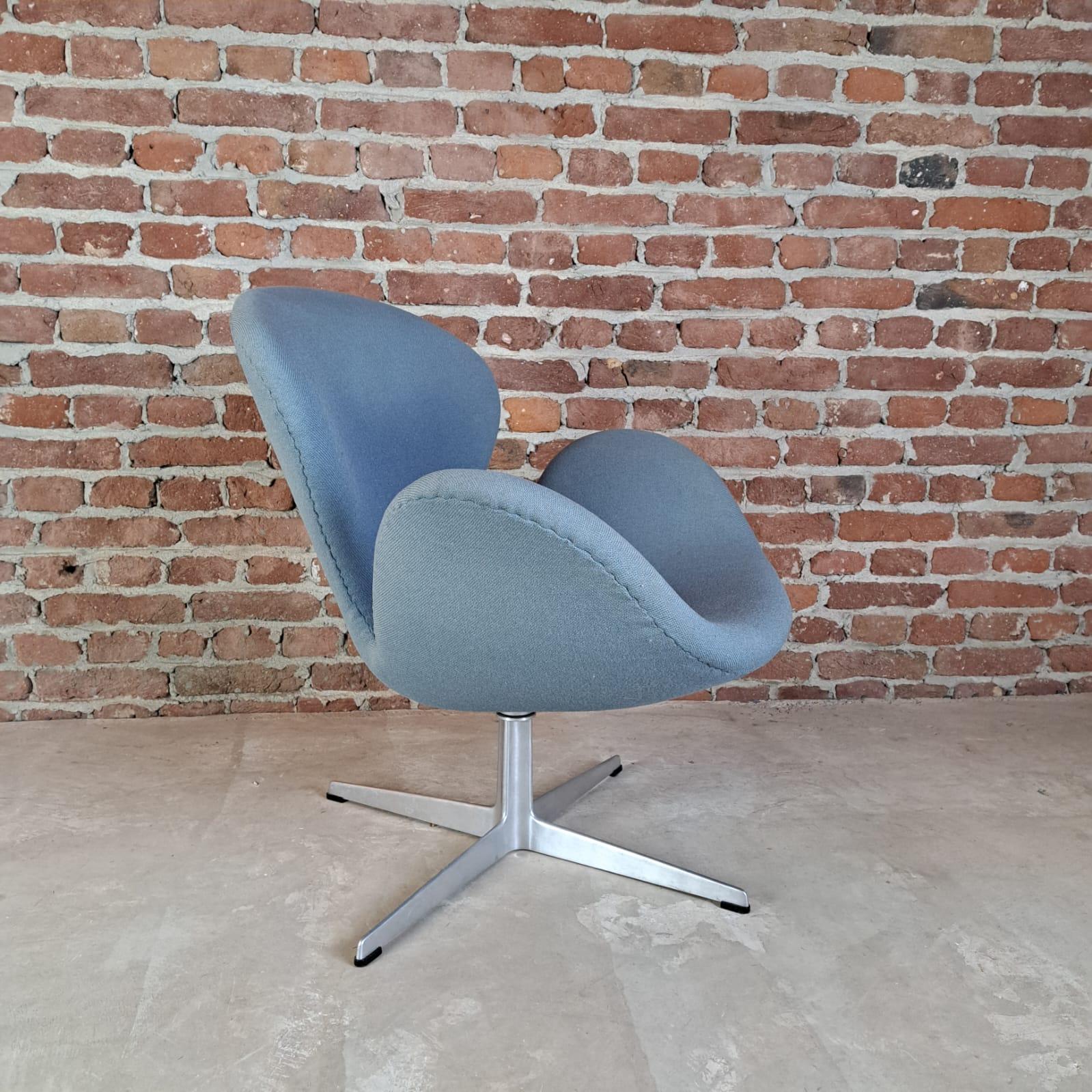 Silla Swan nº 3320, Arne Jacobsen para Fritz Hansen, Dinamarca, 1966

Más información:
País de fabricación - Dinamarca
Periodo de diseño - 1960
Periodo de producción - Agosto de 1966
Estilo - Mediados de siglo / Diseño danés
Modelo - Swan nr