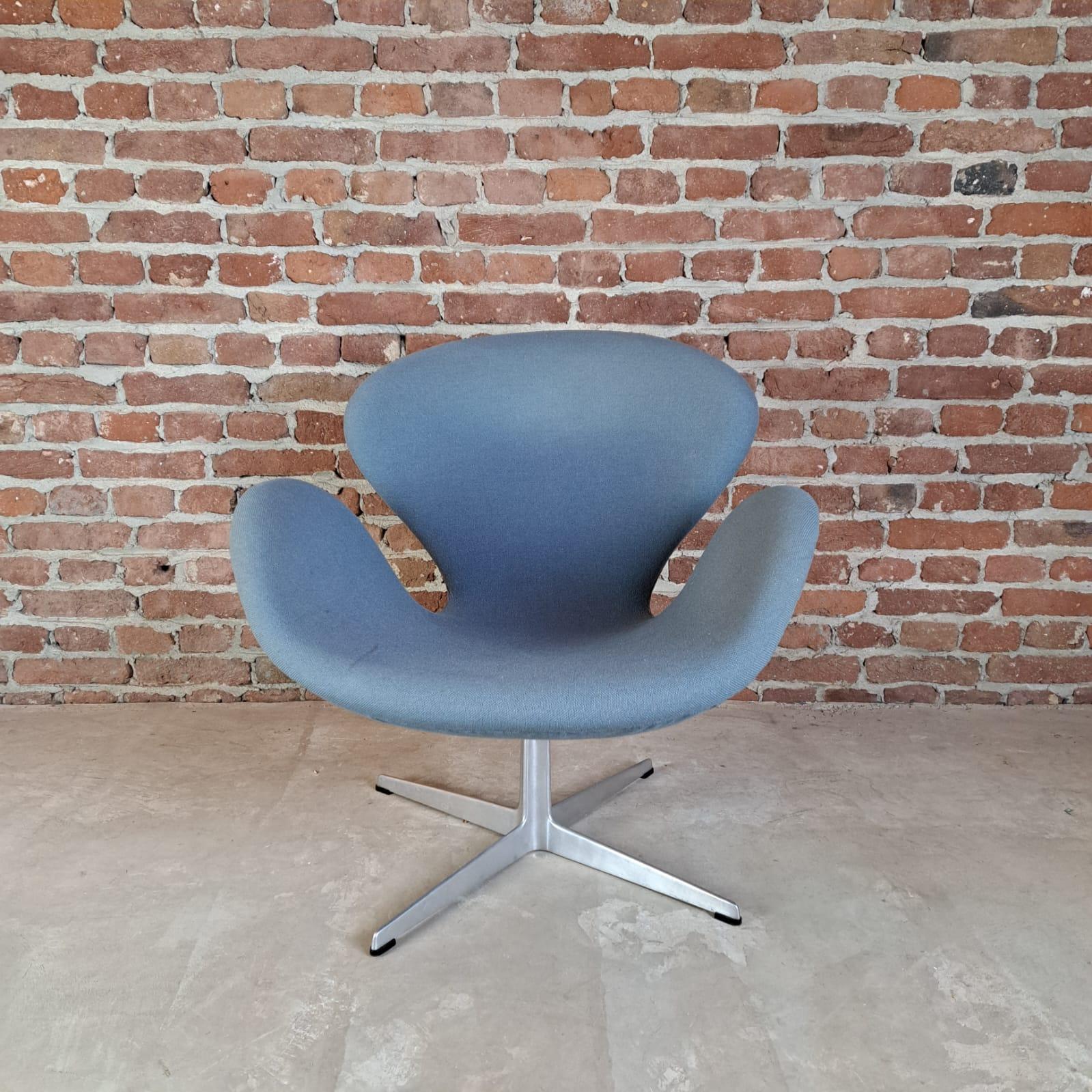 Silla Swan nº 3320, Arne Jacobsen para Fritz Hansen, Dinamarca, 1966 en Bueno estado para la venta en Torino, IT
