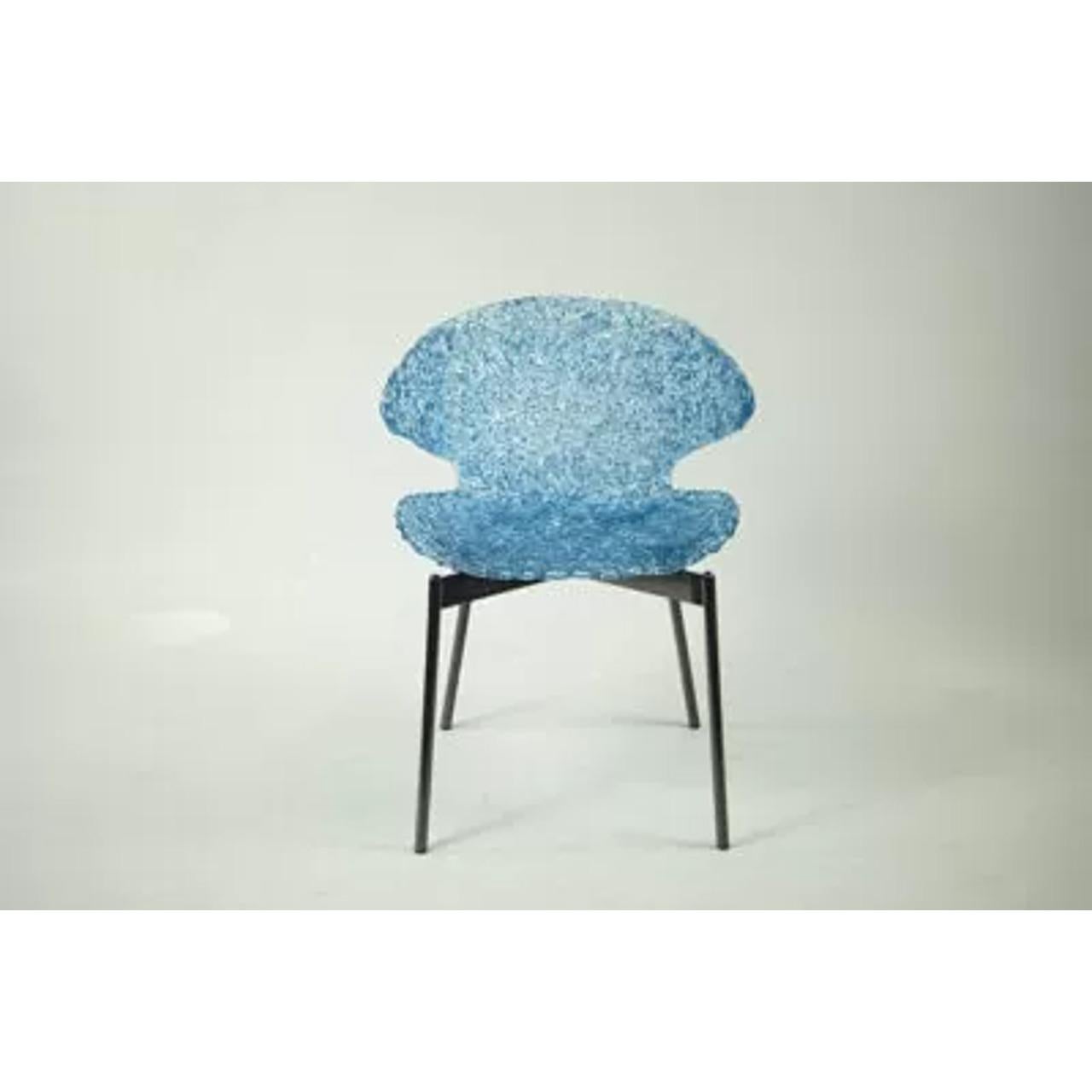 Swan Chair – Purple Touch – Iconic Design with Captivating Light Play For Sale 2