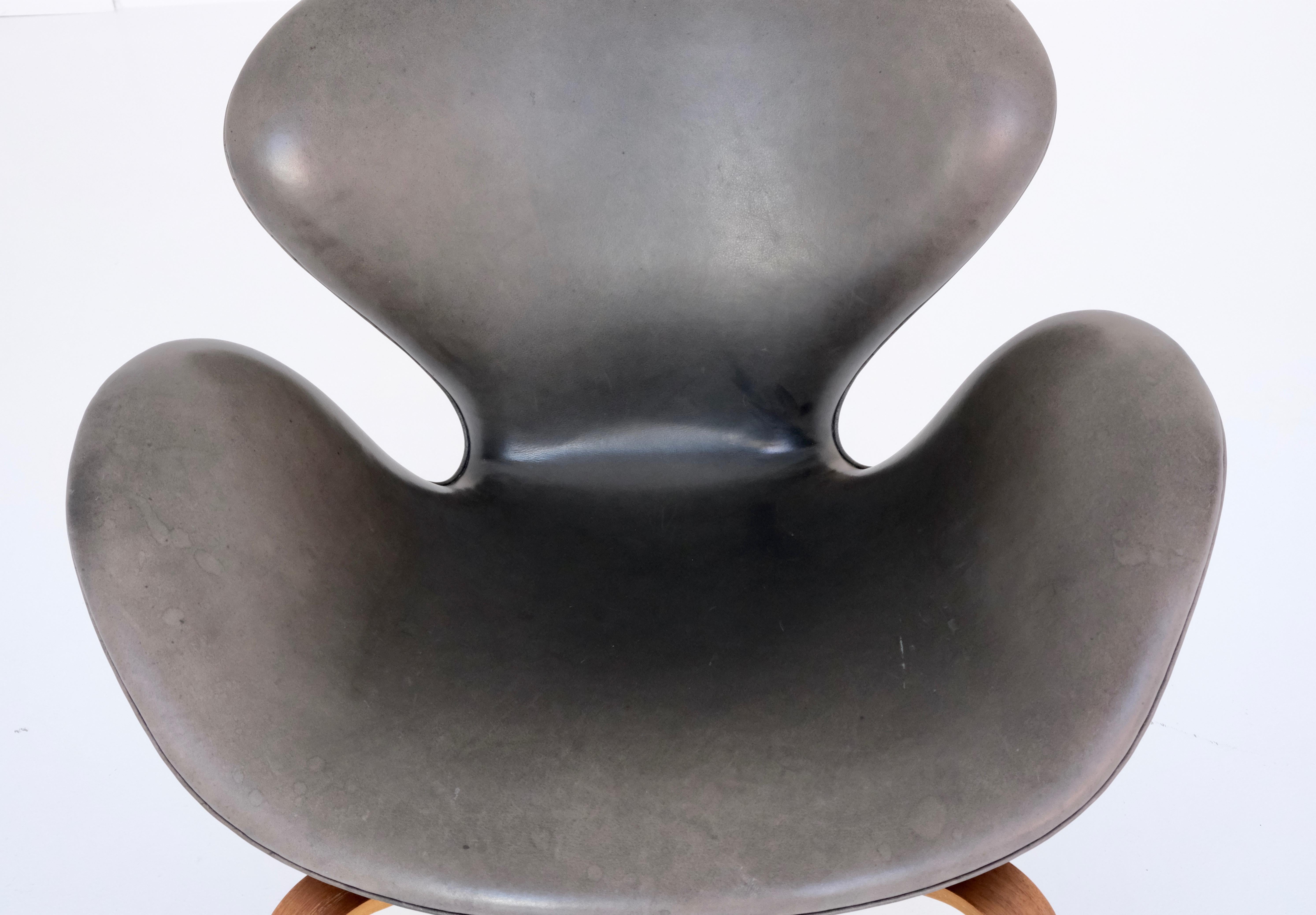 Swan Chair with Laminated Wooden Base, Arne Jacobsen for Fritz Hansen, 1958 4