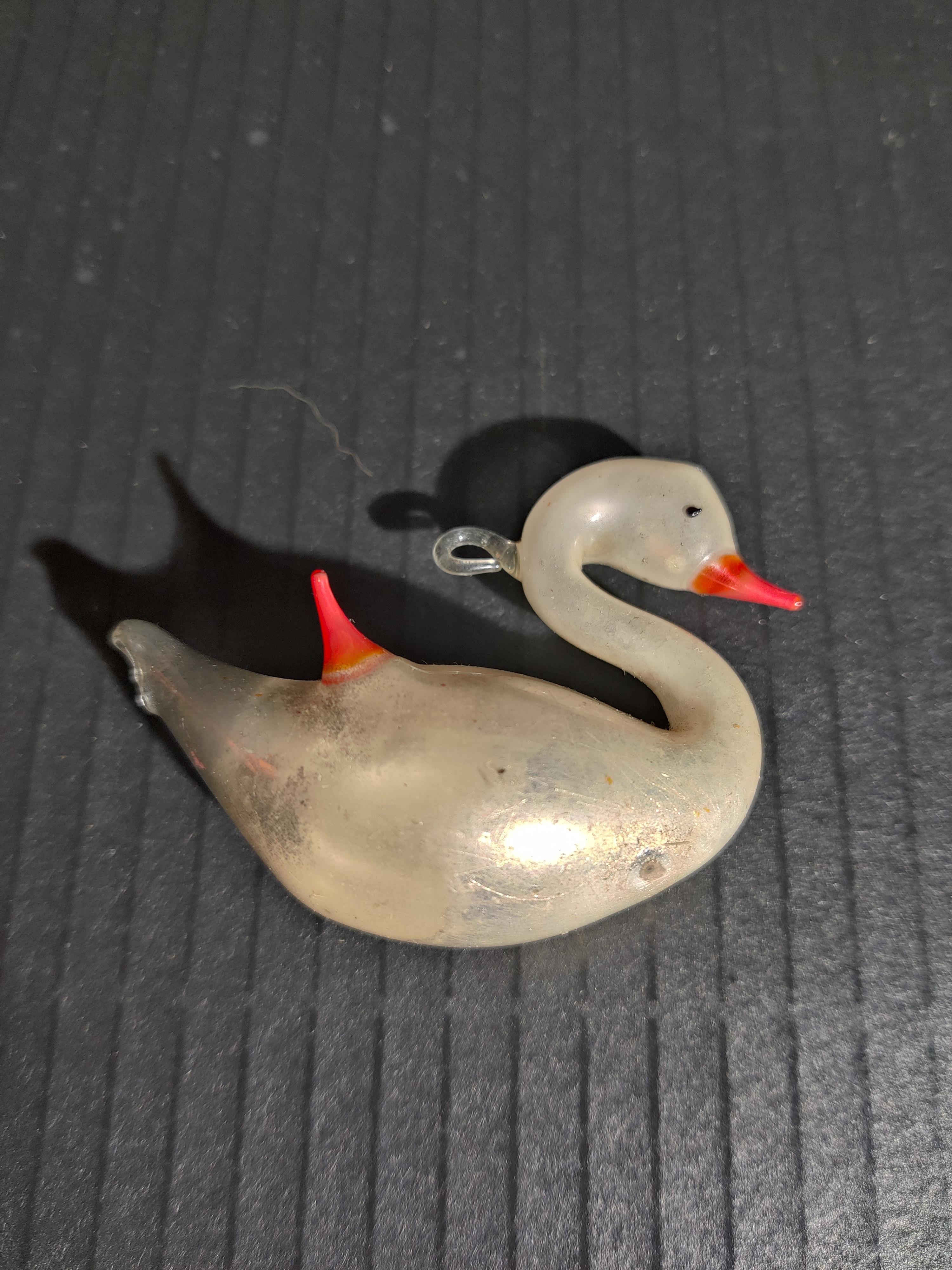 Swan German Blown-Glass Ornament In Good Condition For Sale In Cincinnati, OH