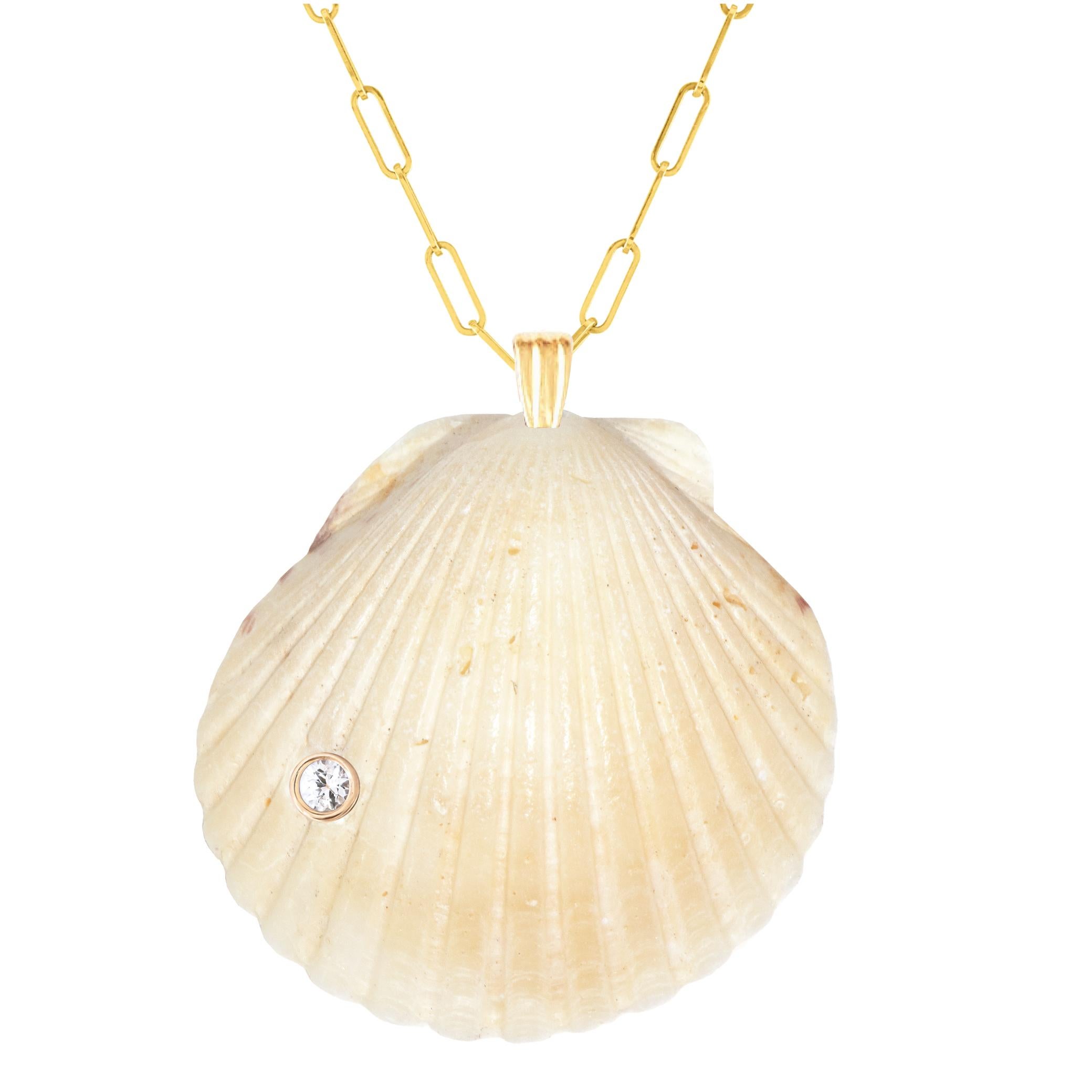 Schwan Natural Shell Anhänger mit 14k Gold und natürlichen weißen Saphir Edelstein (Rundschliff) im Angebot