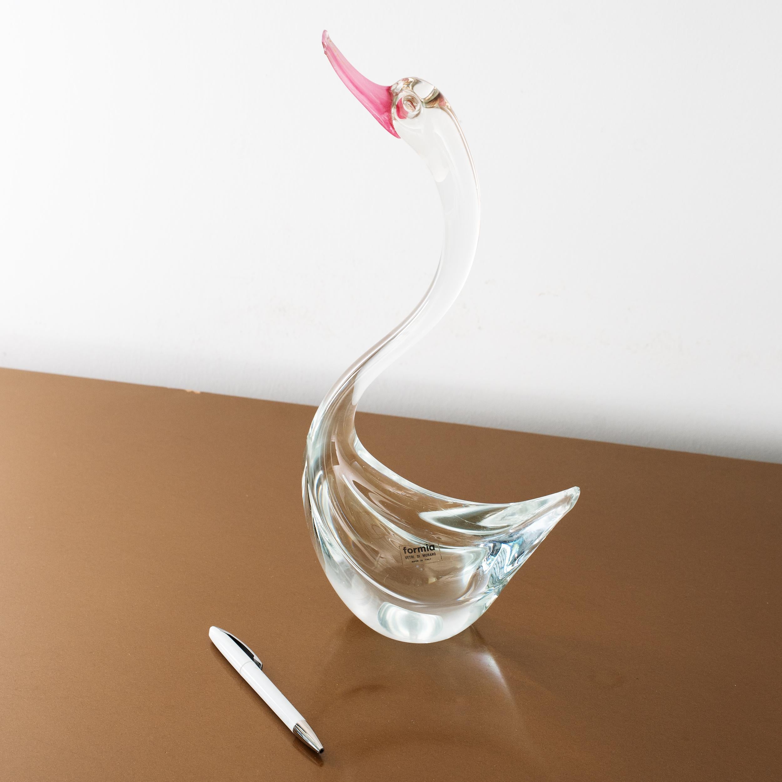 Italiano Scultura di cigno in vetro di Murano con dettagli rosa, vintage Italia in stock in vendita