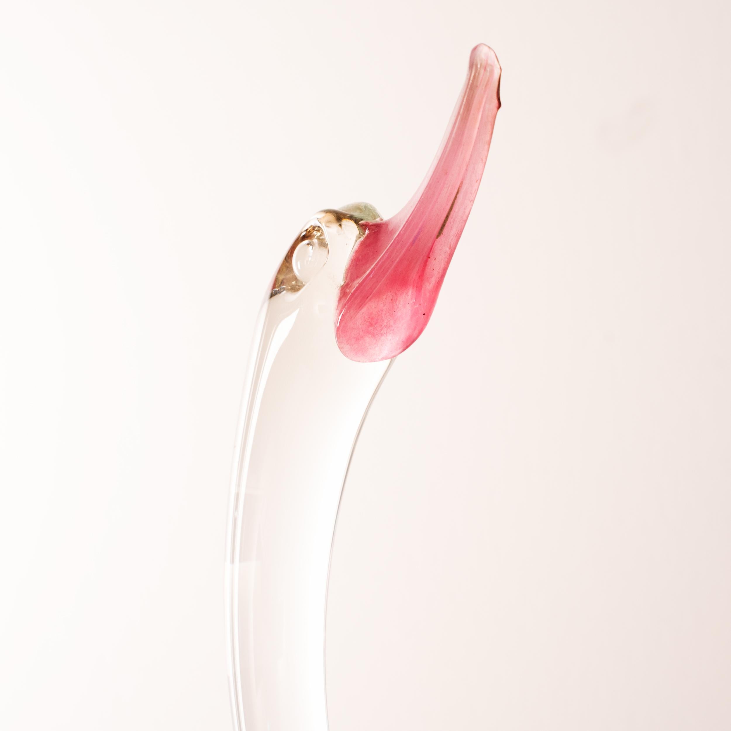 Fatto a mano Scultura di cigno in vetro di Murano con dettagli rosa, vintage Italia in stock in vendita