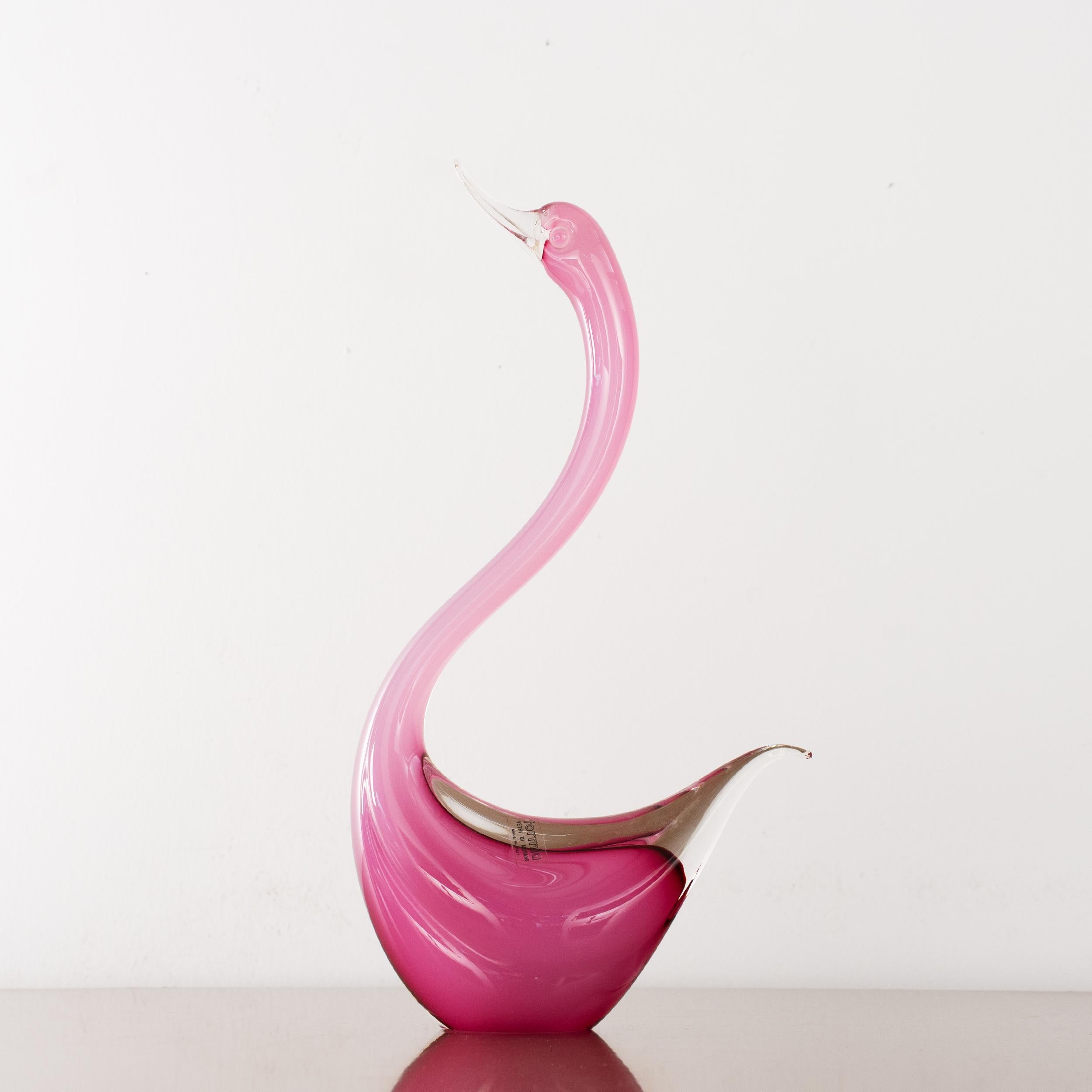 Swan Sculpture in Pink Murano glass with Crystal details, Italy in stock

Dimensions: L 21 cm x H 40 cm x D 8 cm ( L 8.2