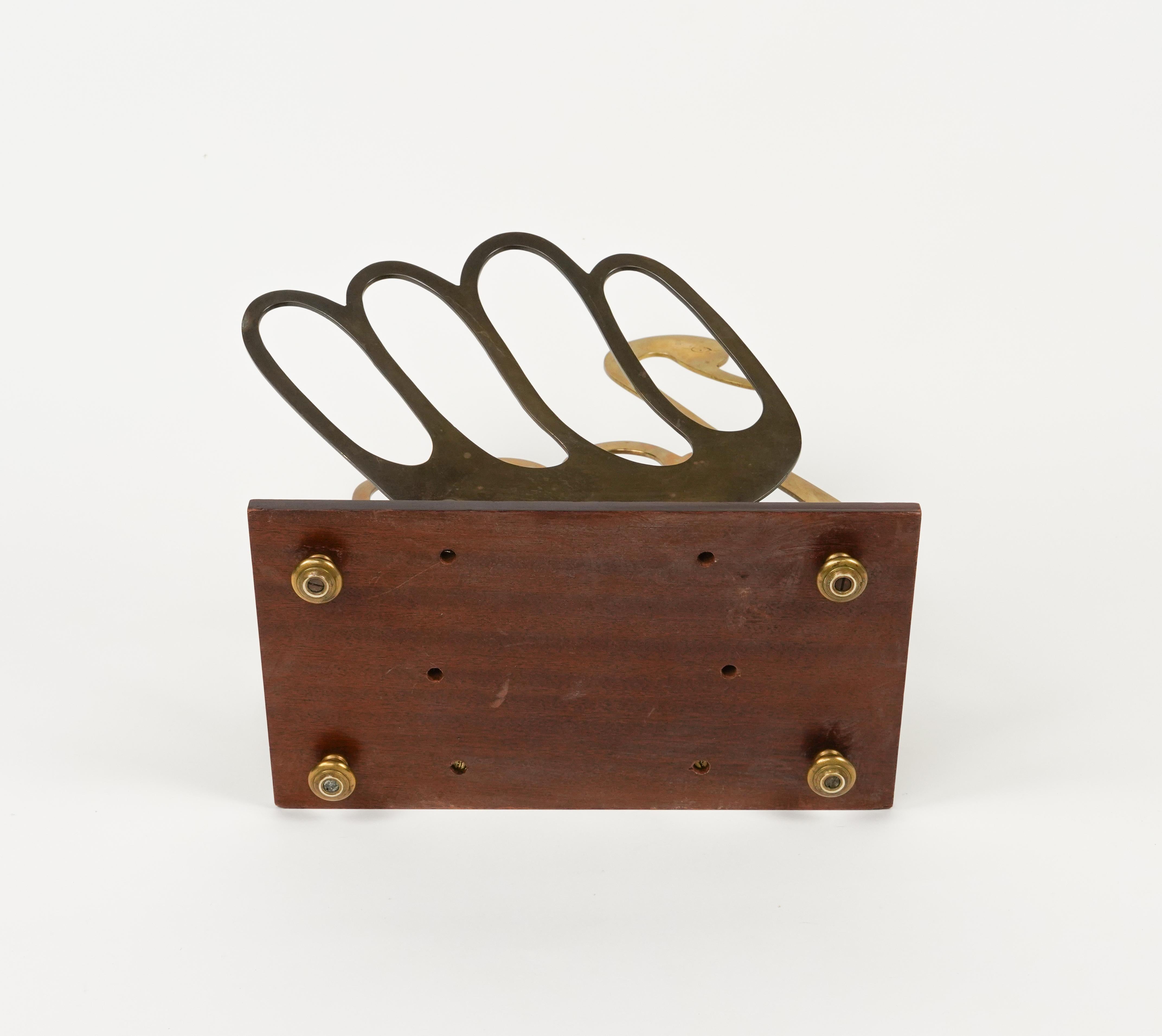 Swan Shaped Magazine Rack in Wood and Brass Maison Jansen Style, Italy 1970s For Sale 5