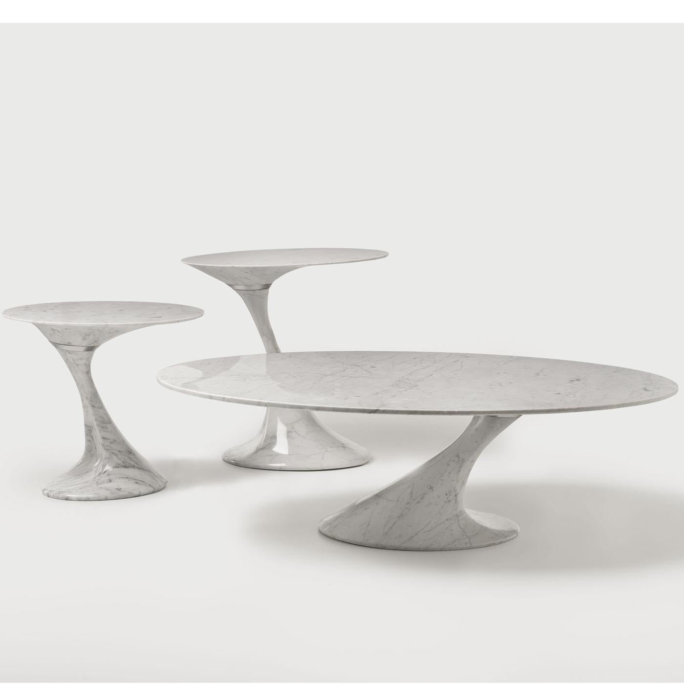 Modern Swan Short Oval Side Table by Giuseppe Chigiotti by MGM Marmi & Graniti