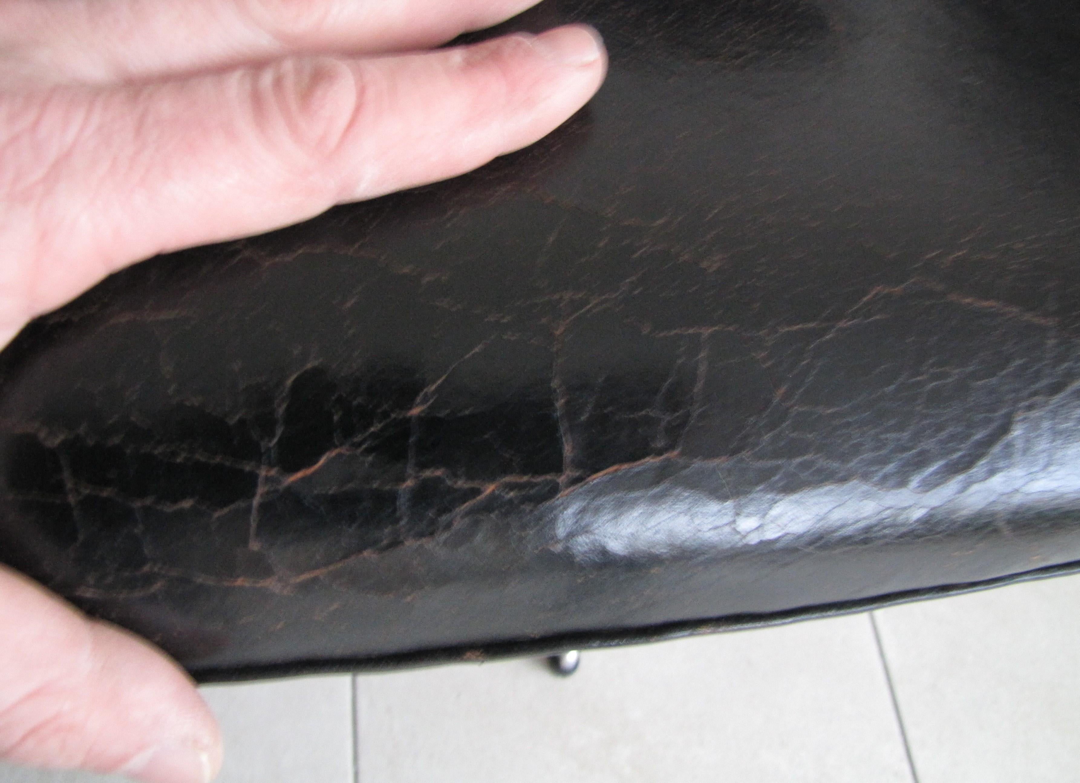 Swan sofa Mod. 3321 in black leather by Arne Jacobsen for Fritz Hansen In Good Condition For Sale In Kiel, SH