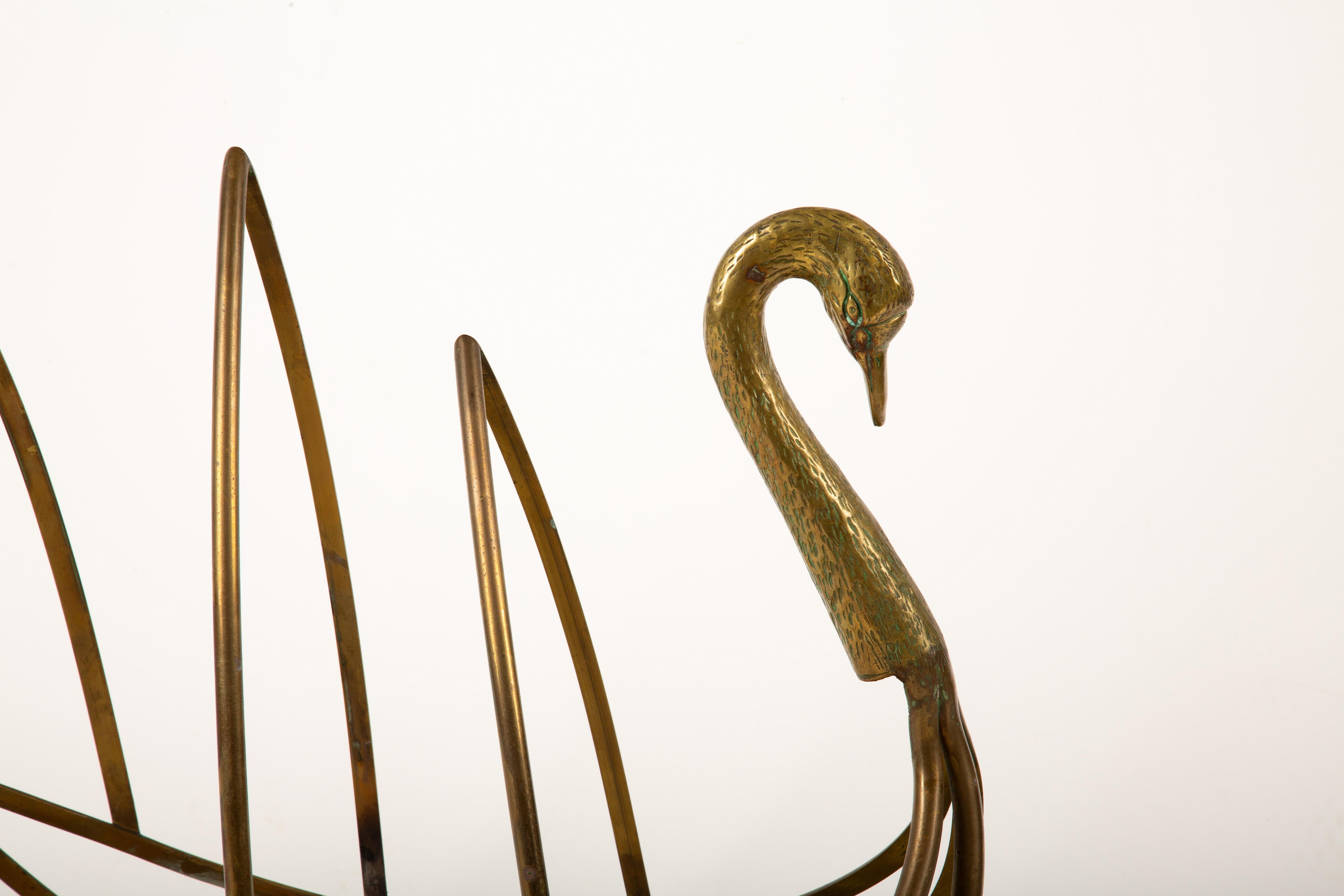 Ottone Portariviste Swan Song - Una bellezza in ottone di metà secolo in vendita