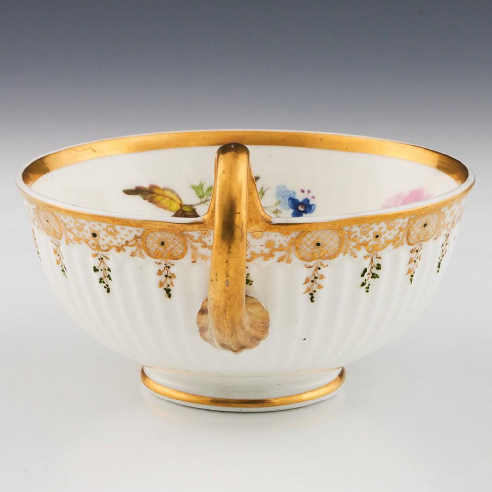 Swansea Porcelain geriffelte Frühstückstasse und Untertasse, um 1816 (19. Jahrhundert) im Angebot