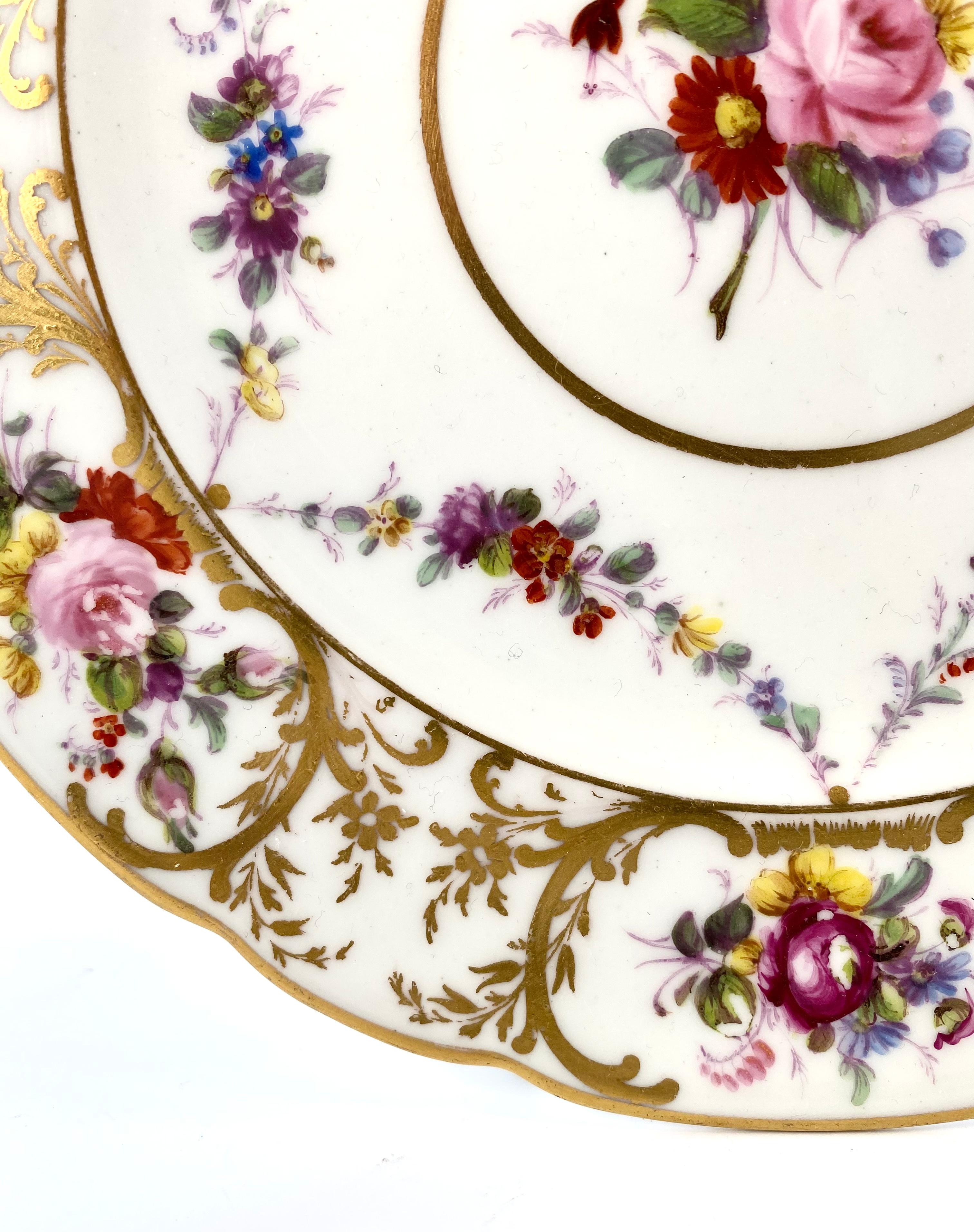 Porcelain Swansea porcelain plate. Floral sprays, c. 1815.