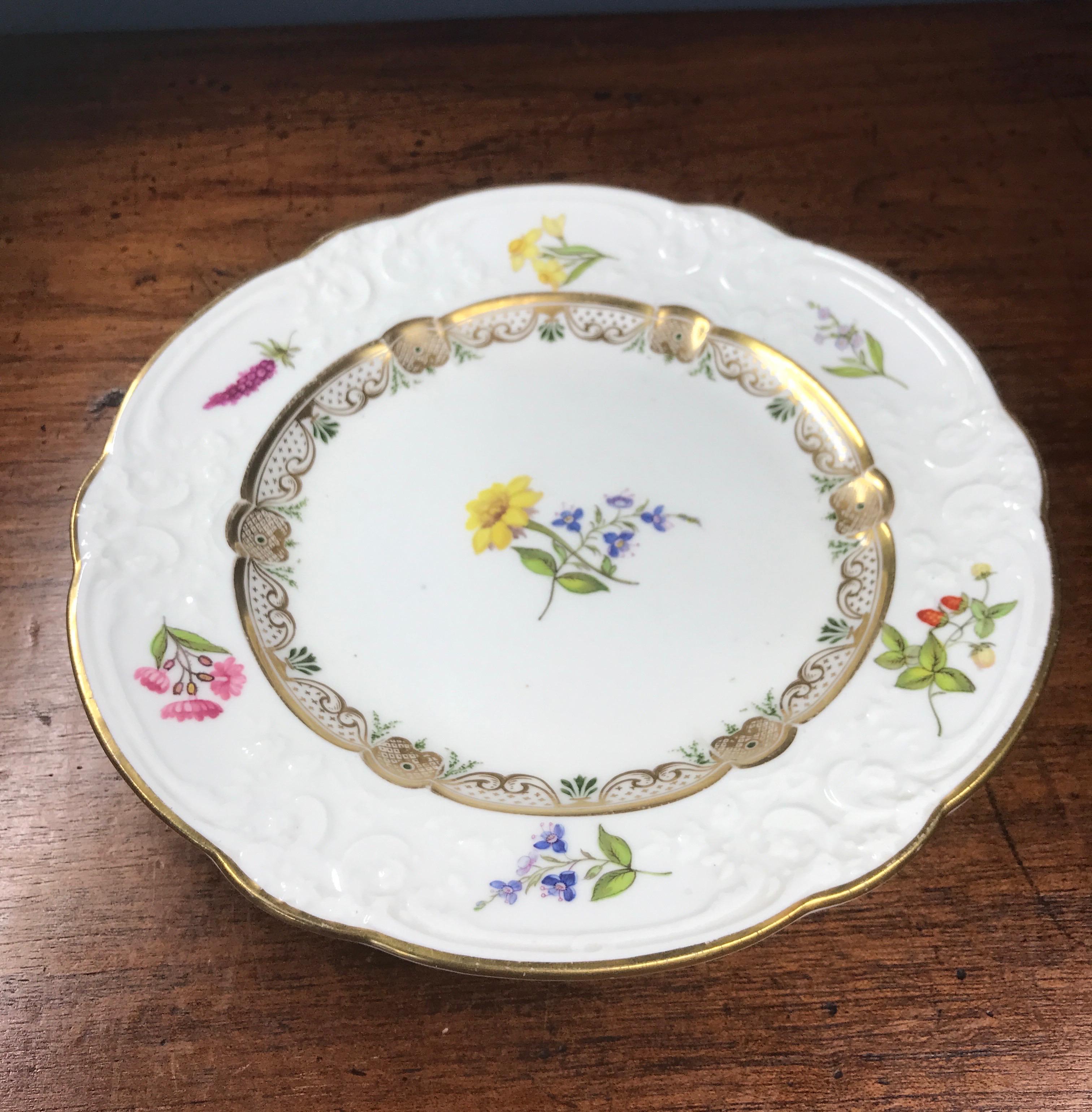 Swansea Porcelain Plate with Flower Specimens, C. 1820 For Sale 4