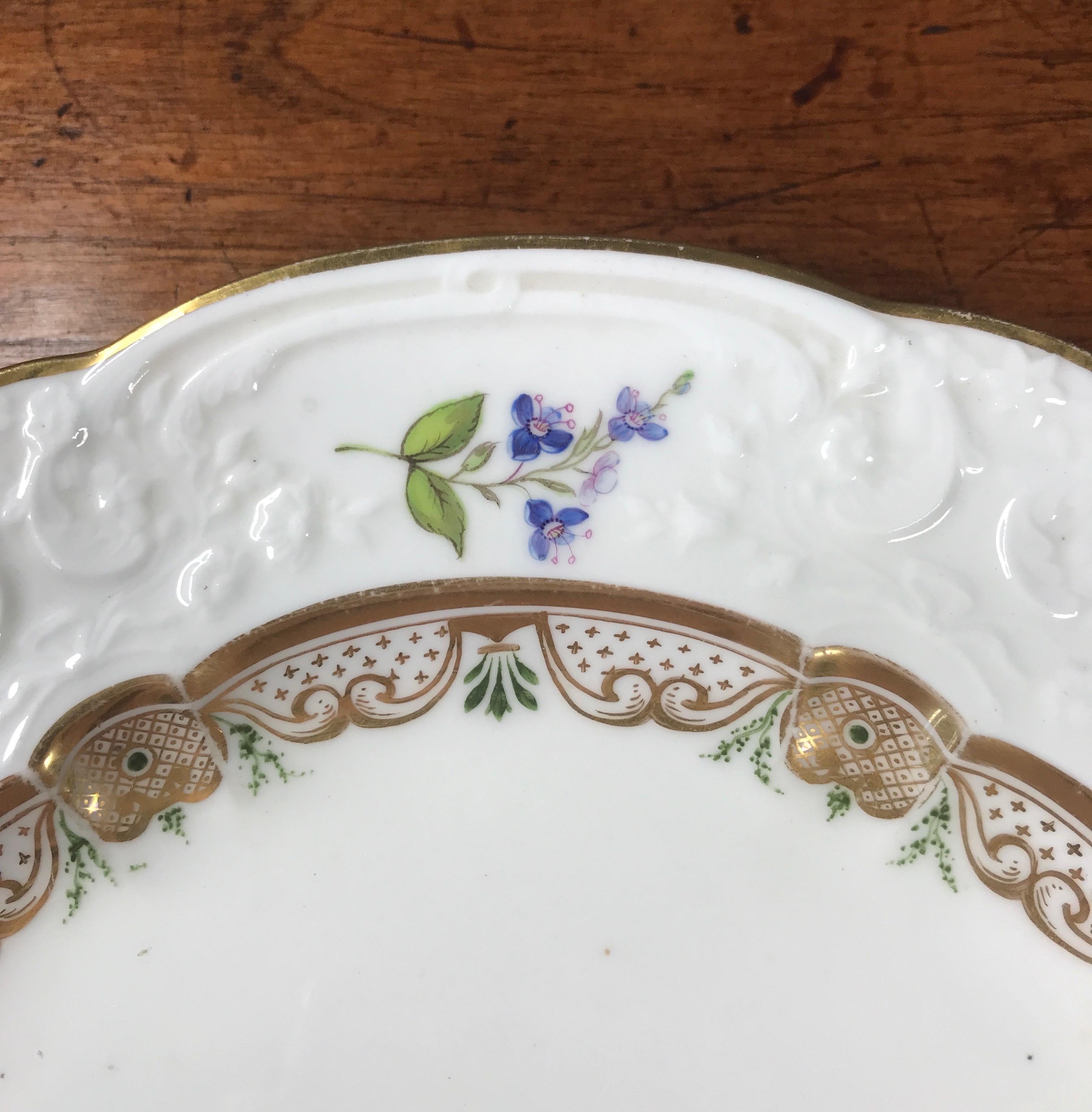Swansea Porcelain Plate with Flower Specimens, C. 1820 In Good Condition For Sale In Geelong, Victoria