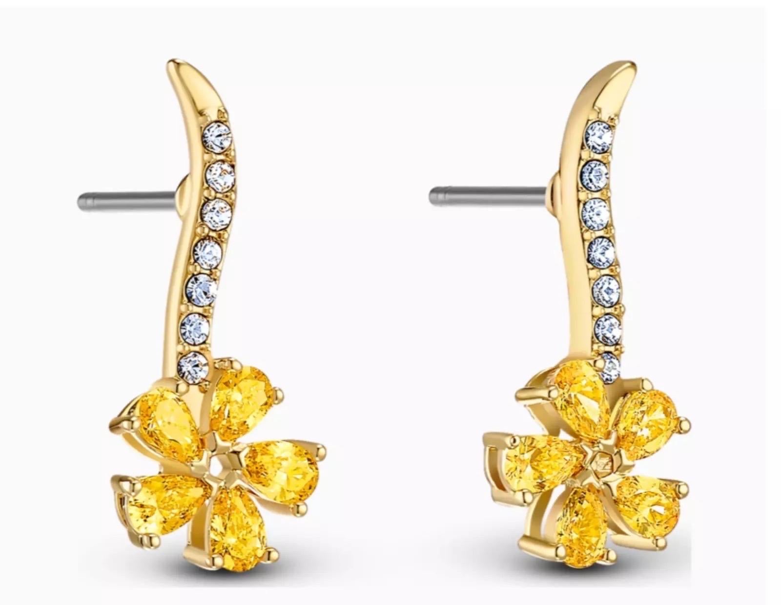 Swarovski Atelier Flower Yellow Exquisite White Crystals Pierced Gold Earrings For Sale 3