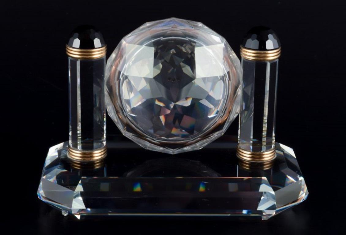 Swarovski, Austria. Small alarm clock in faceted crystal. Circa 1970s. In Excellent Condition In Copenhagen, DK