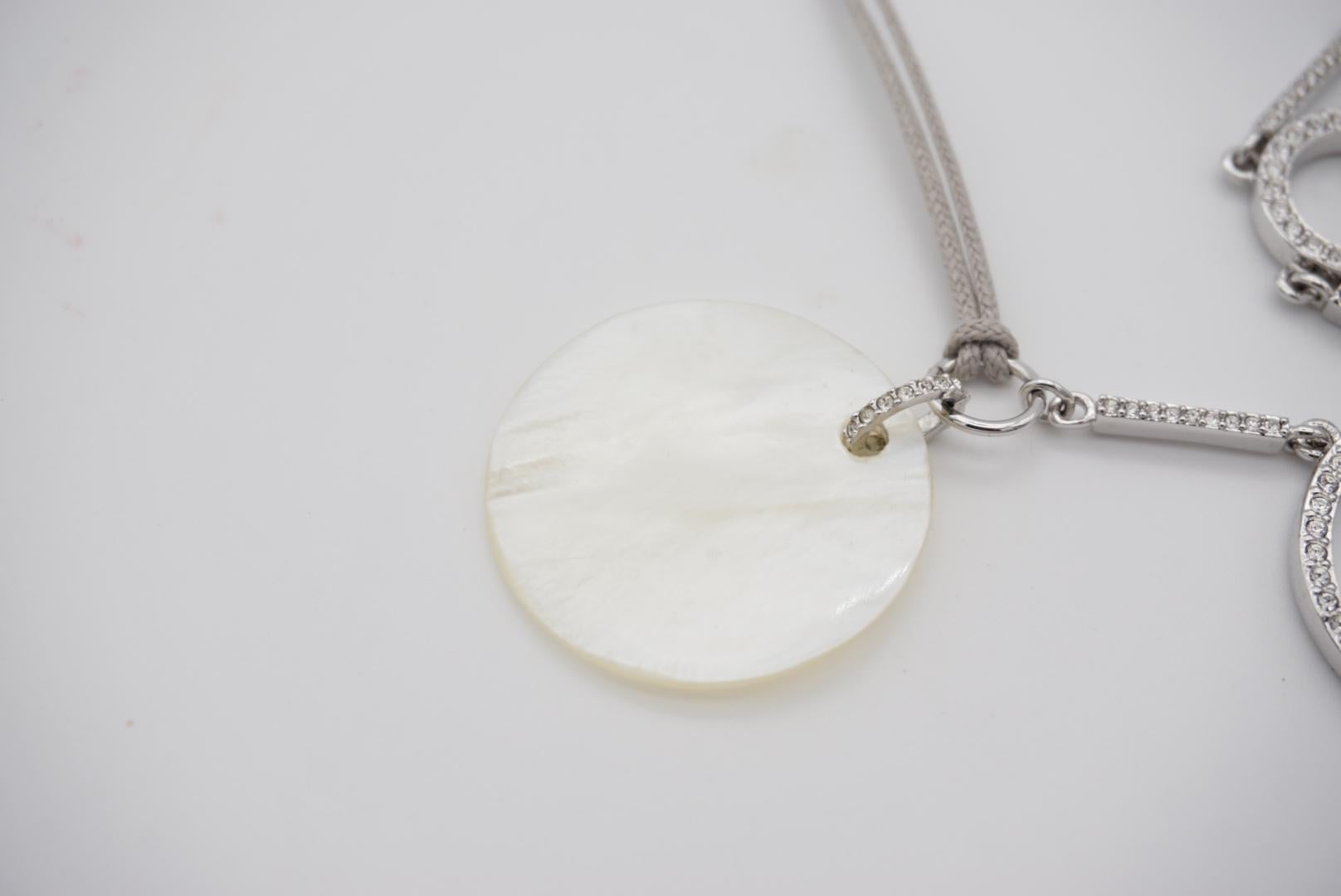 Swarovski Circles Round Crystals Openwork Avorio Bianco Collana con Ciondoli a Grappolo in vendita 12