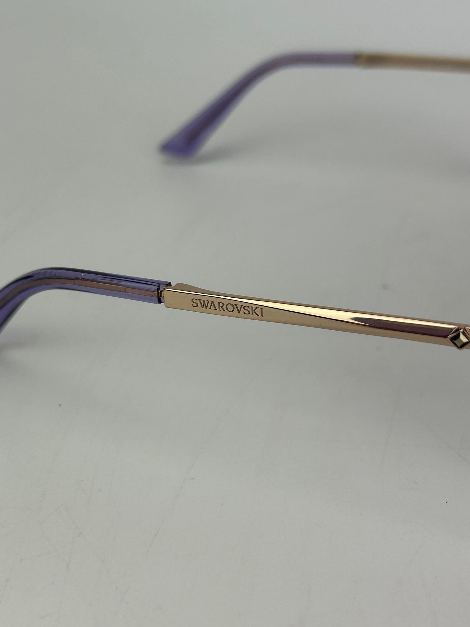 Swarovski Cole Sonnenbrille mit lila und goldenen Kristallen und übergroßen Gläsern im Angebot 3