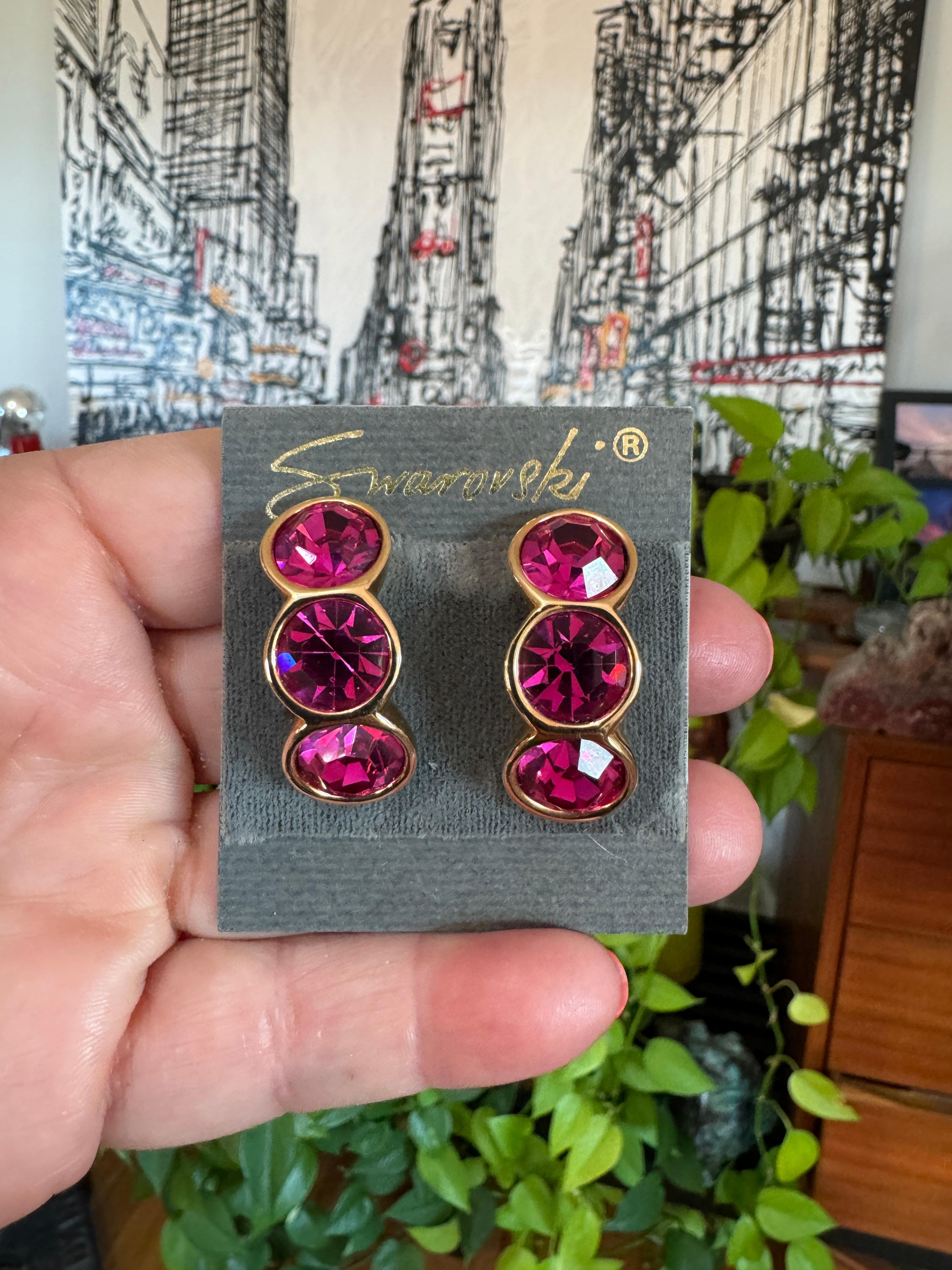 Orecchini con castone di cristallo SWAROVSKI, mai indossati, anni '80 In condizioni Nuovo in vendita a Wallkill, NY