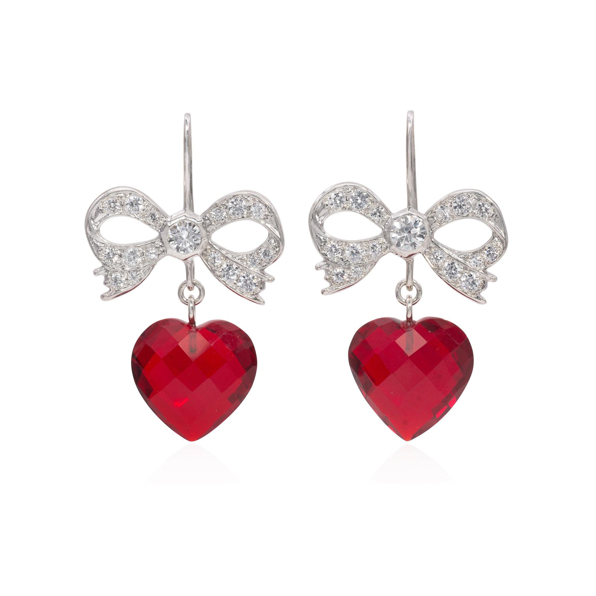 Belle Époque        L'amour est en l'air Boucles d'oreilles noeud et coeur en cristal Swarovski en vente