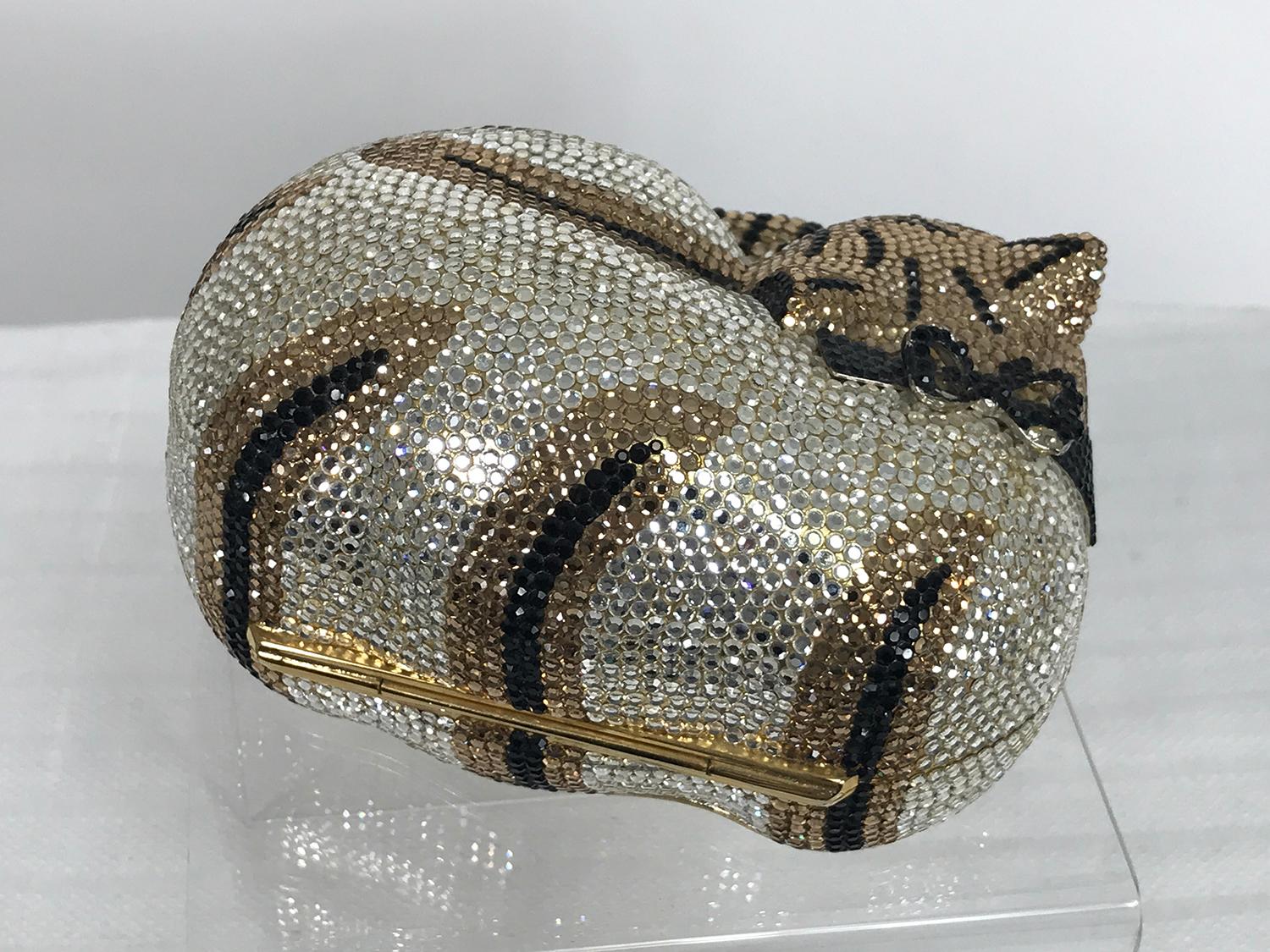 Swarovski Crystal Encrusted Mamma Cat & Kitten Evening Handbag Shoulder bag  In Good Condition For Sale In West Palm Beach, FL