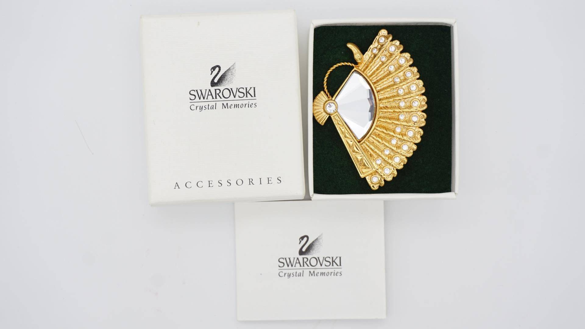 Swarovski Crystal Glass Peacock Fan Feather Exquisite Relief Gold Brooch, New In New Condition In Wokingham, England
